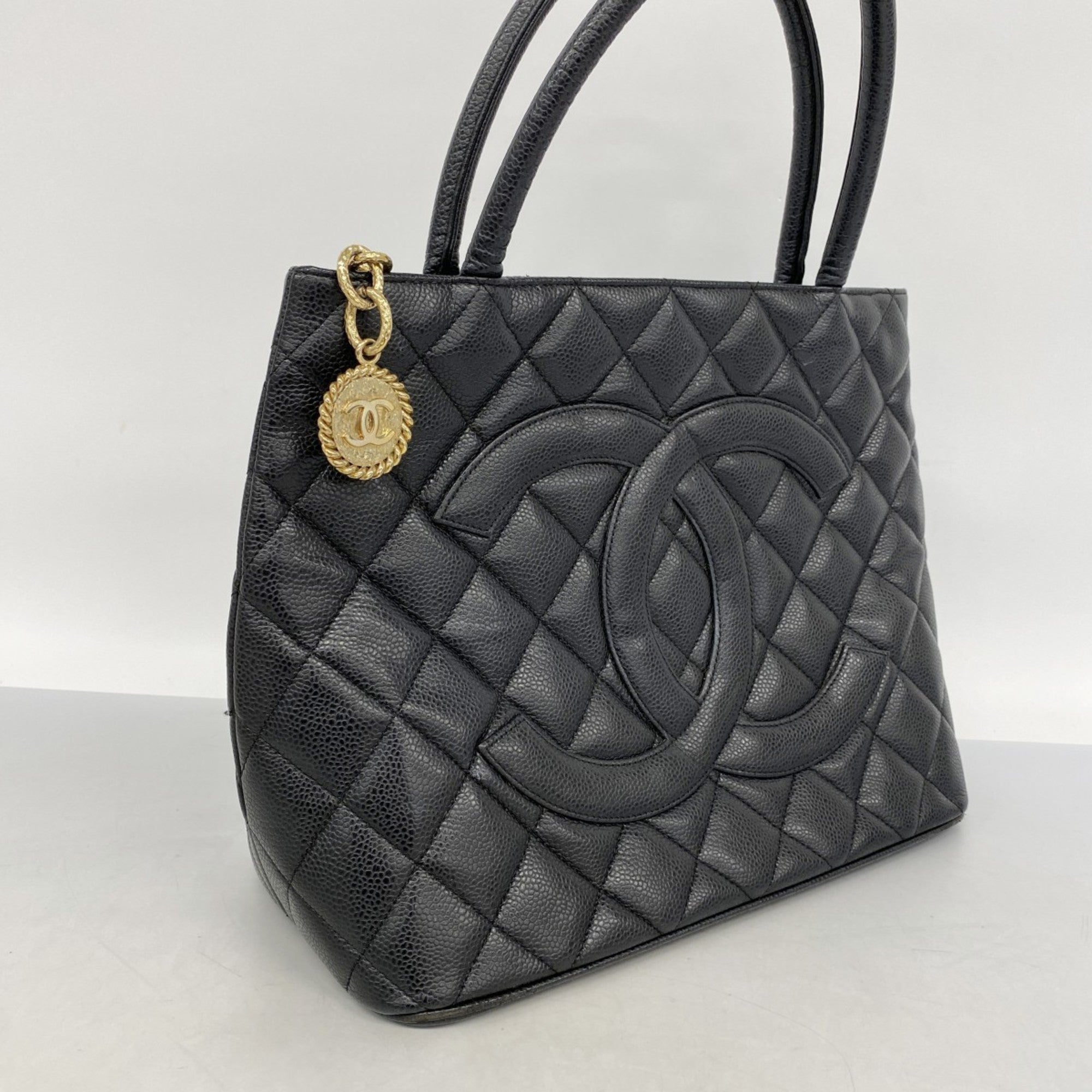 Medallion Tote Quilted Caviar