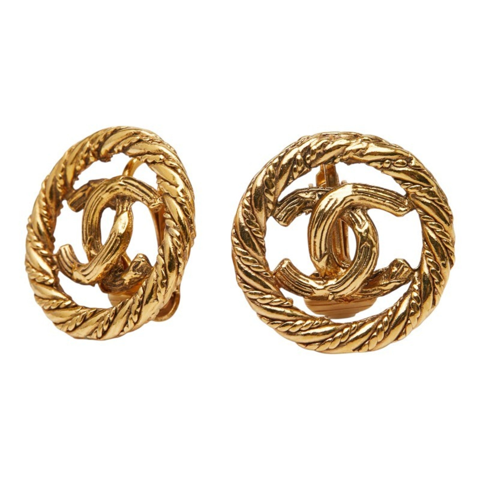 CC Logo Round Clip-On Earrings Metal Gold-Tone Metal