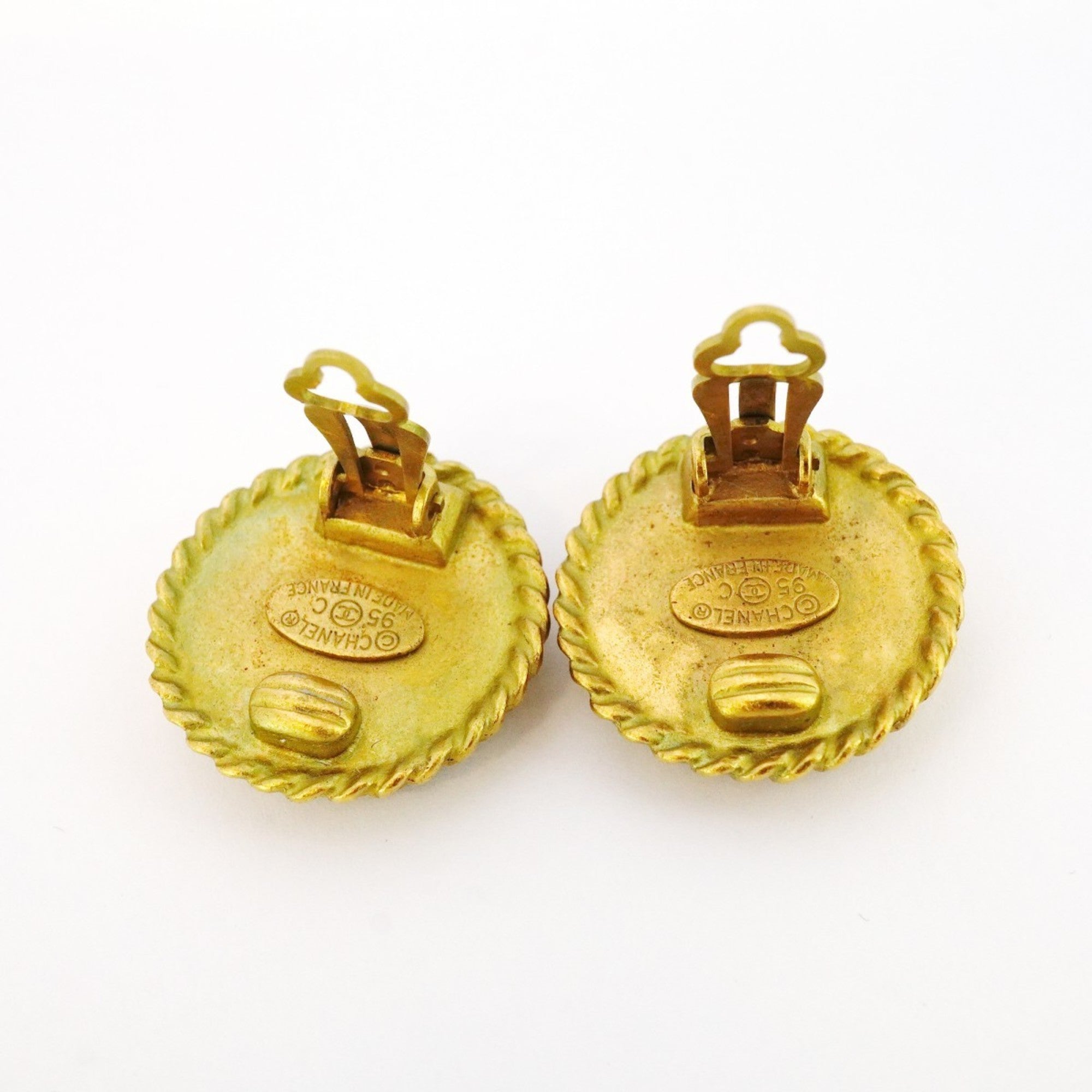 CC Logo Circle Clip-On Earrings Metal Gold-Tone Metal