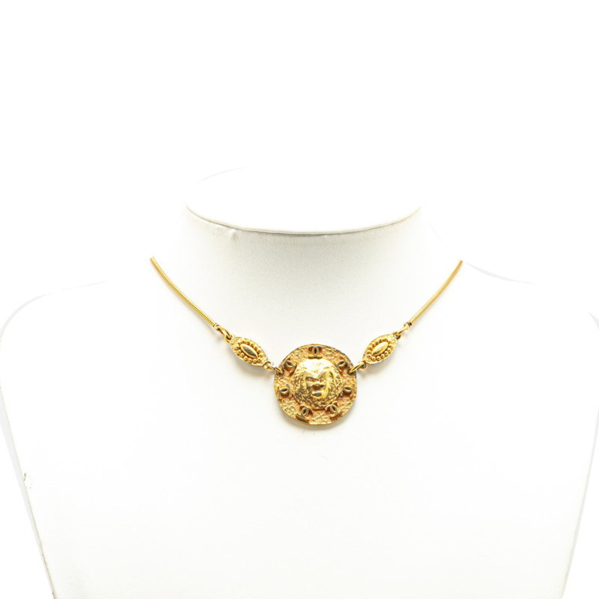 CC Logo Round Pendant Necklace Metal