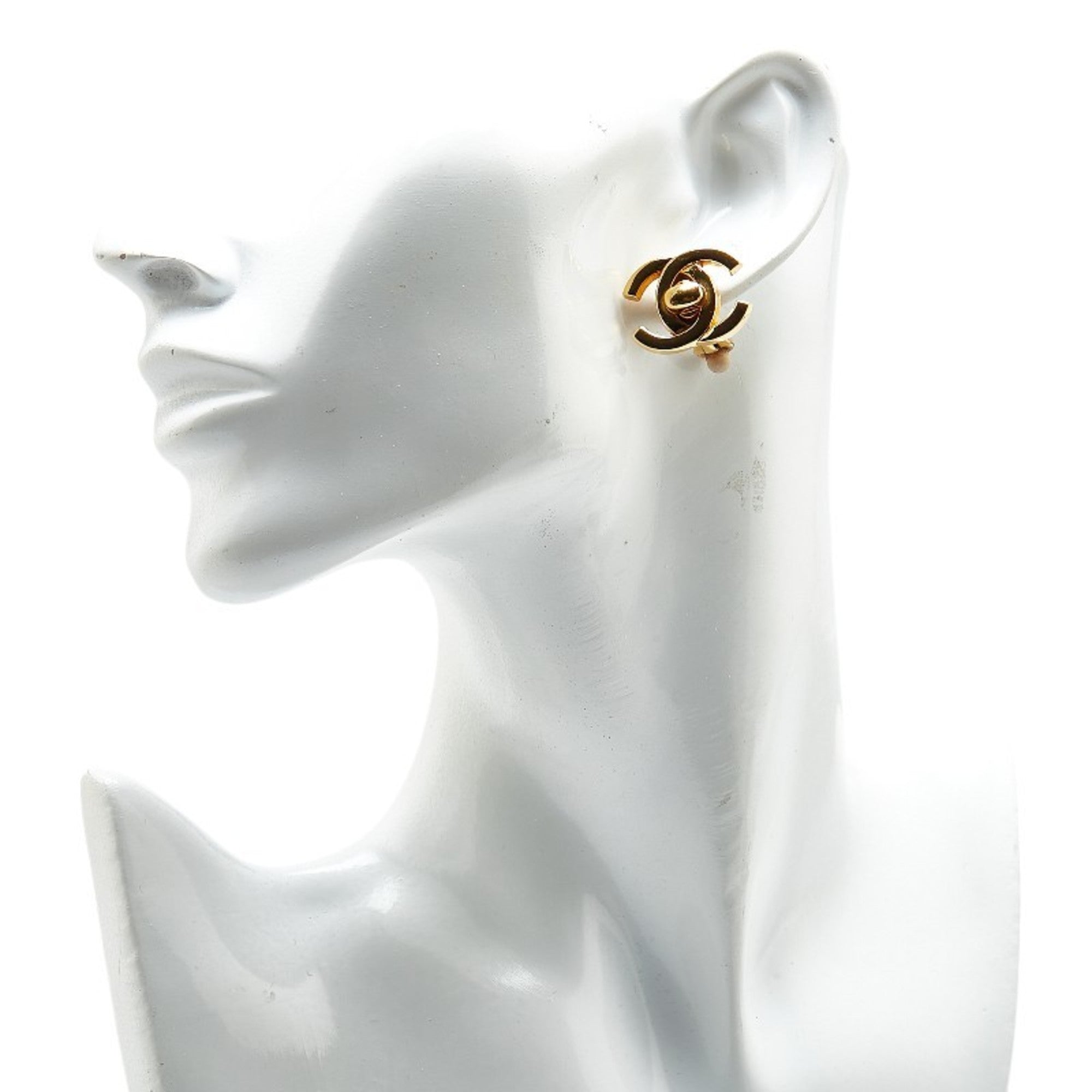 CC Logo Turnlock Clip-On Earrings Metal Gold-Tone Metal