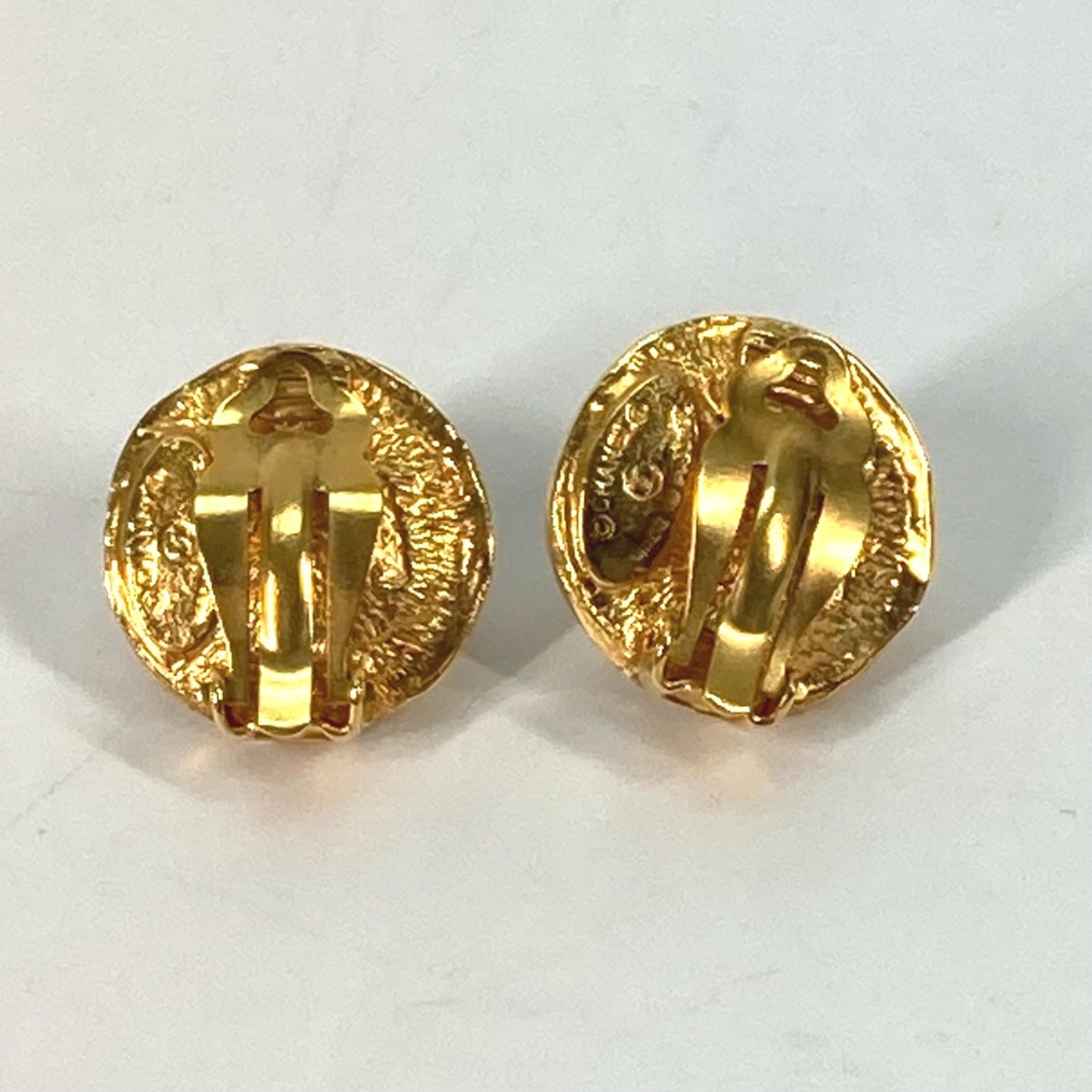 Vintage Clip-On Earrings Clip-On Gold-Tone Metal