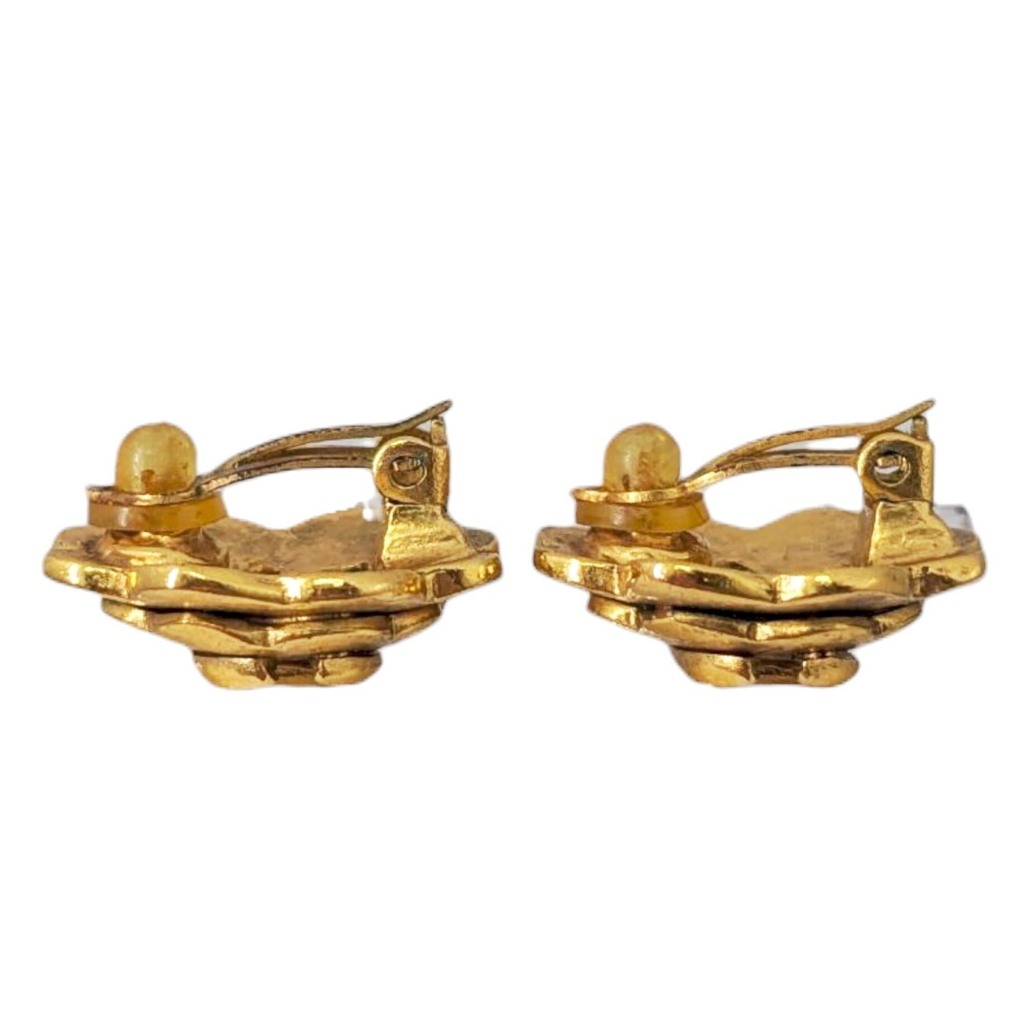 CC Logo Clip-On Earrings Metal Gold-Tone Metal