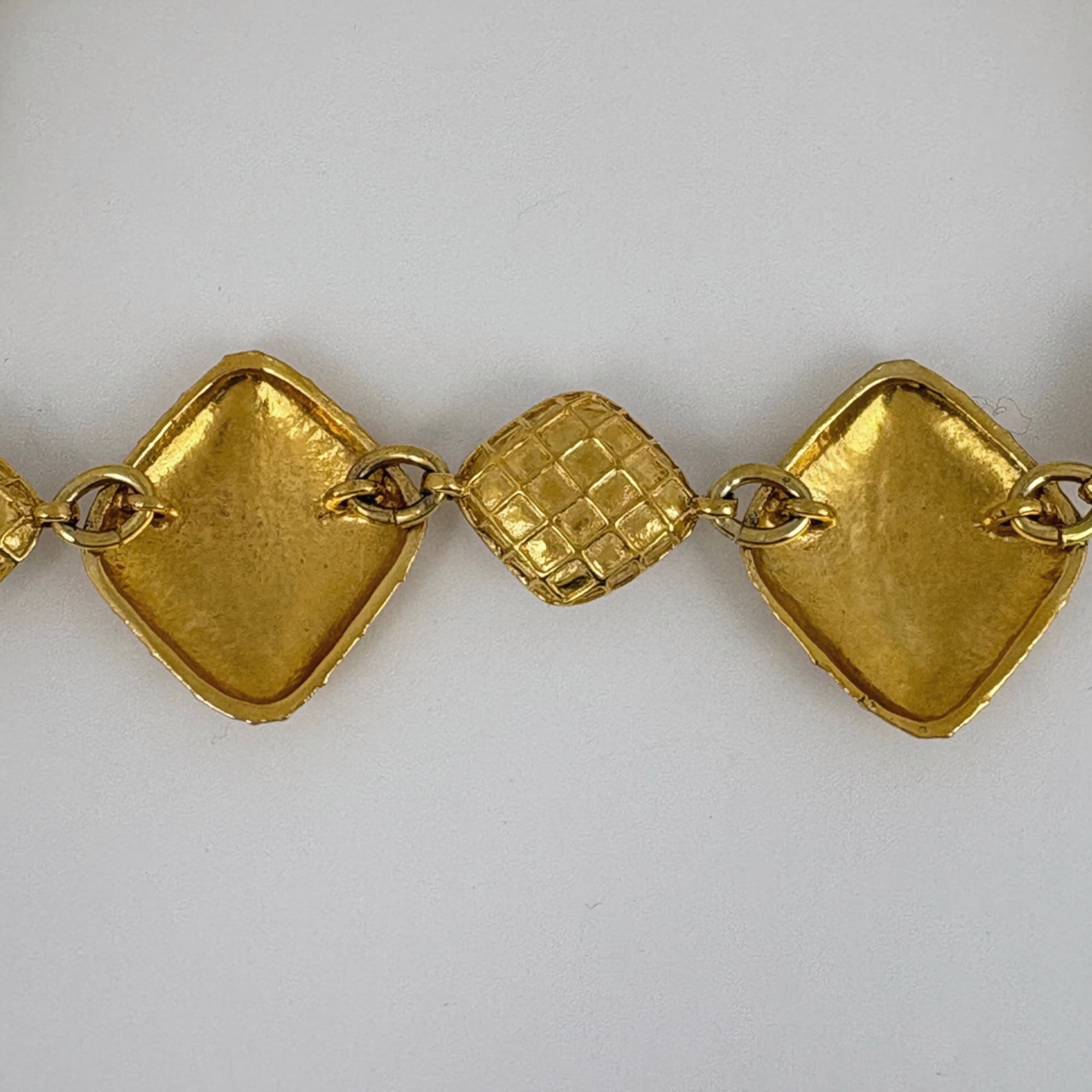 Matelasse Pendant Necklace Gold with Color Stone