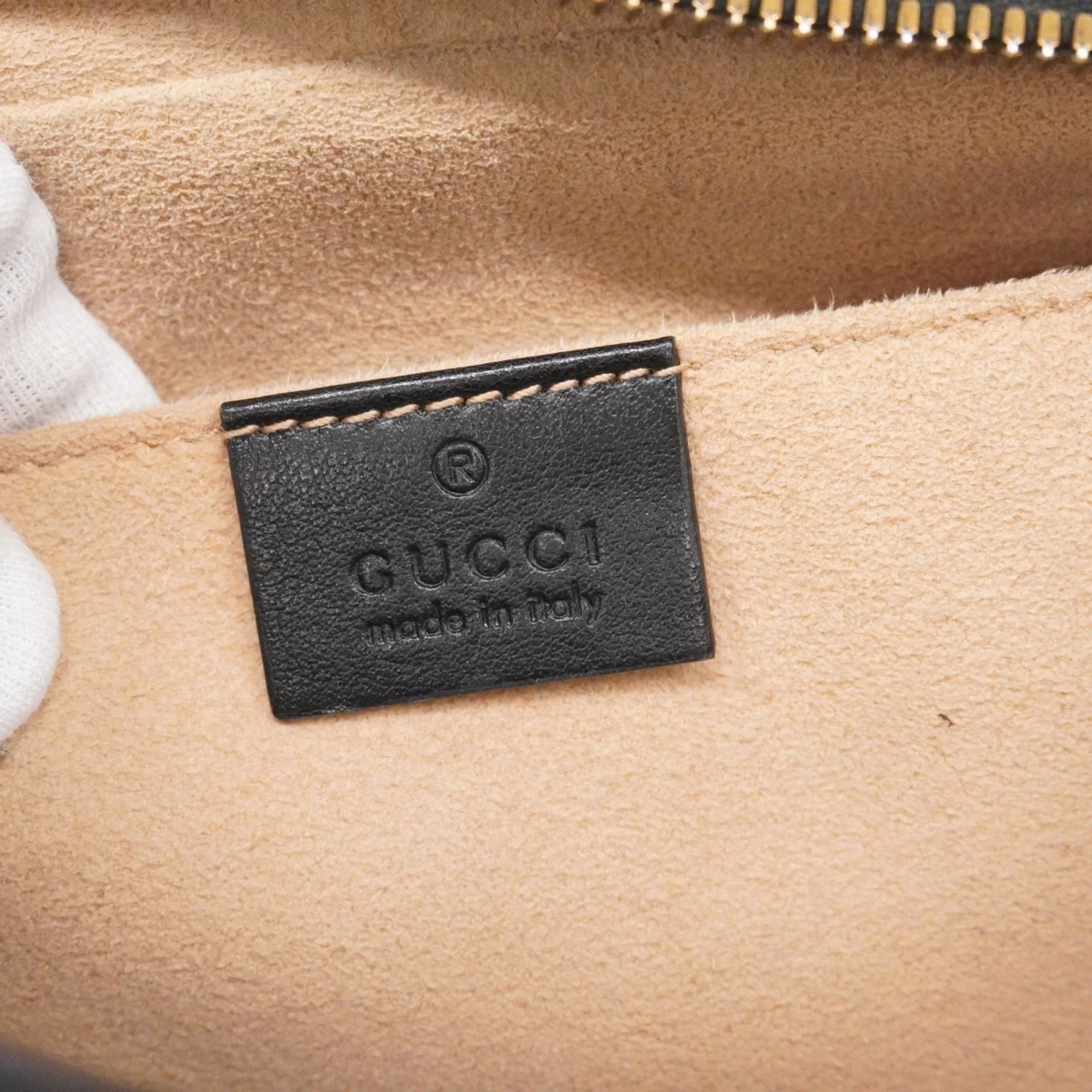 GG Marmont Shoulder Bag Matelasse Leather Small