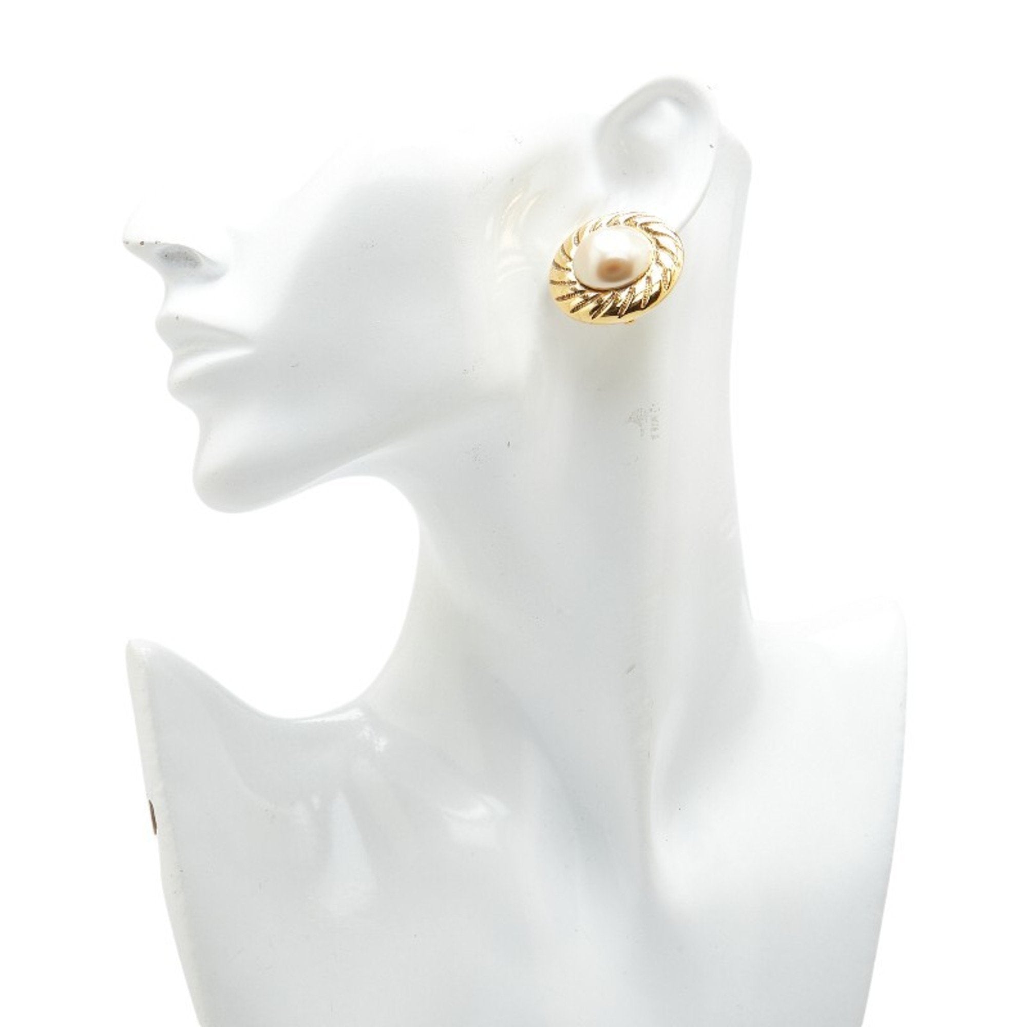 Clip-On Earrings Pearl Clip-On Gold-Tone Metal