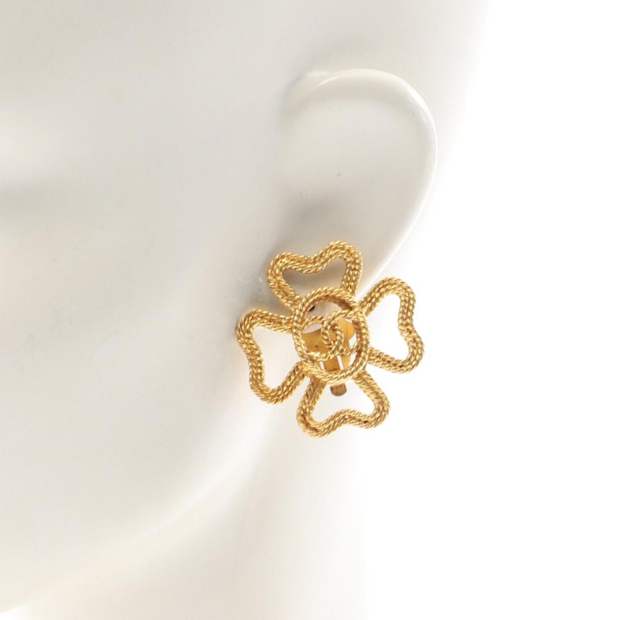 CC Logo Clip-On Earrings Metal Gold-Tone Metal