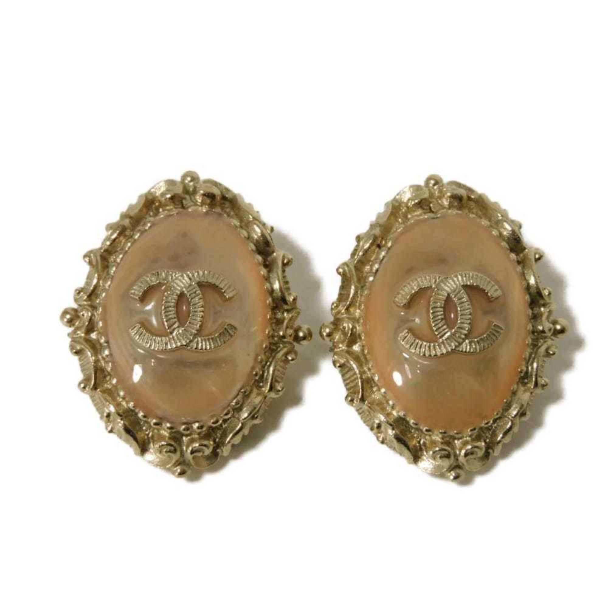 CC Logo Clip-On Earrings Gold-Tone Metal Gold-Tone Metal