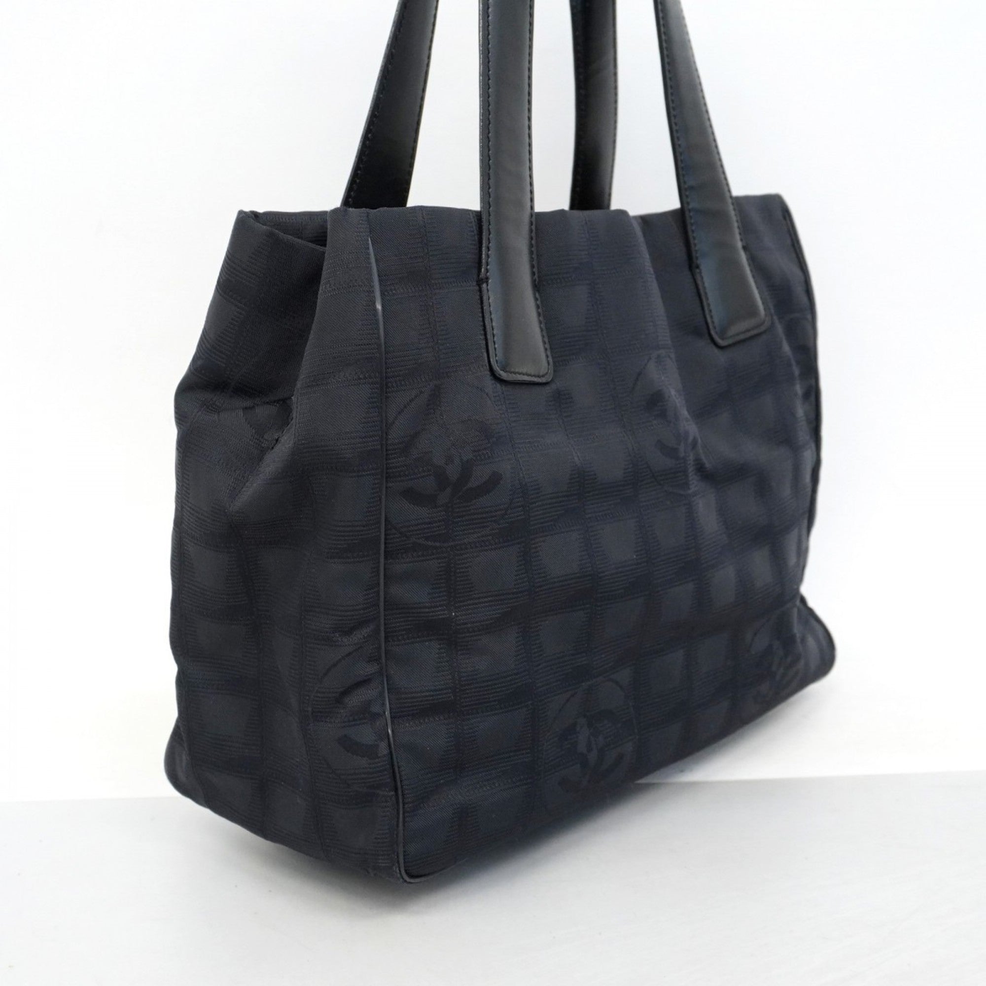 Travel Line Tote Nylon Medium
