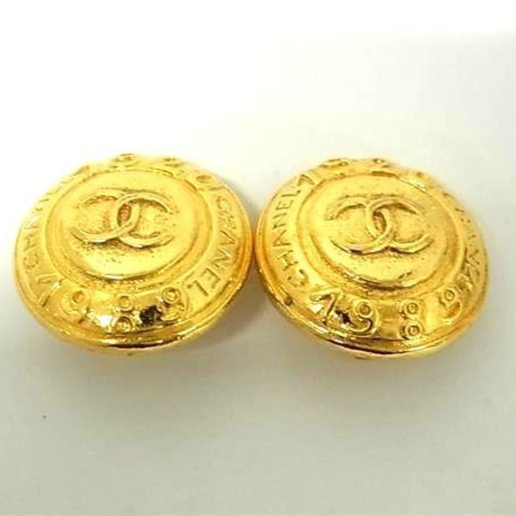CC Logo Clip-On Earrings Gold-Tone Metal Gold-Tone Metal