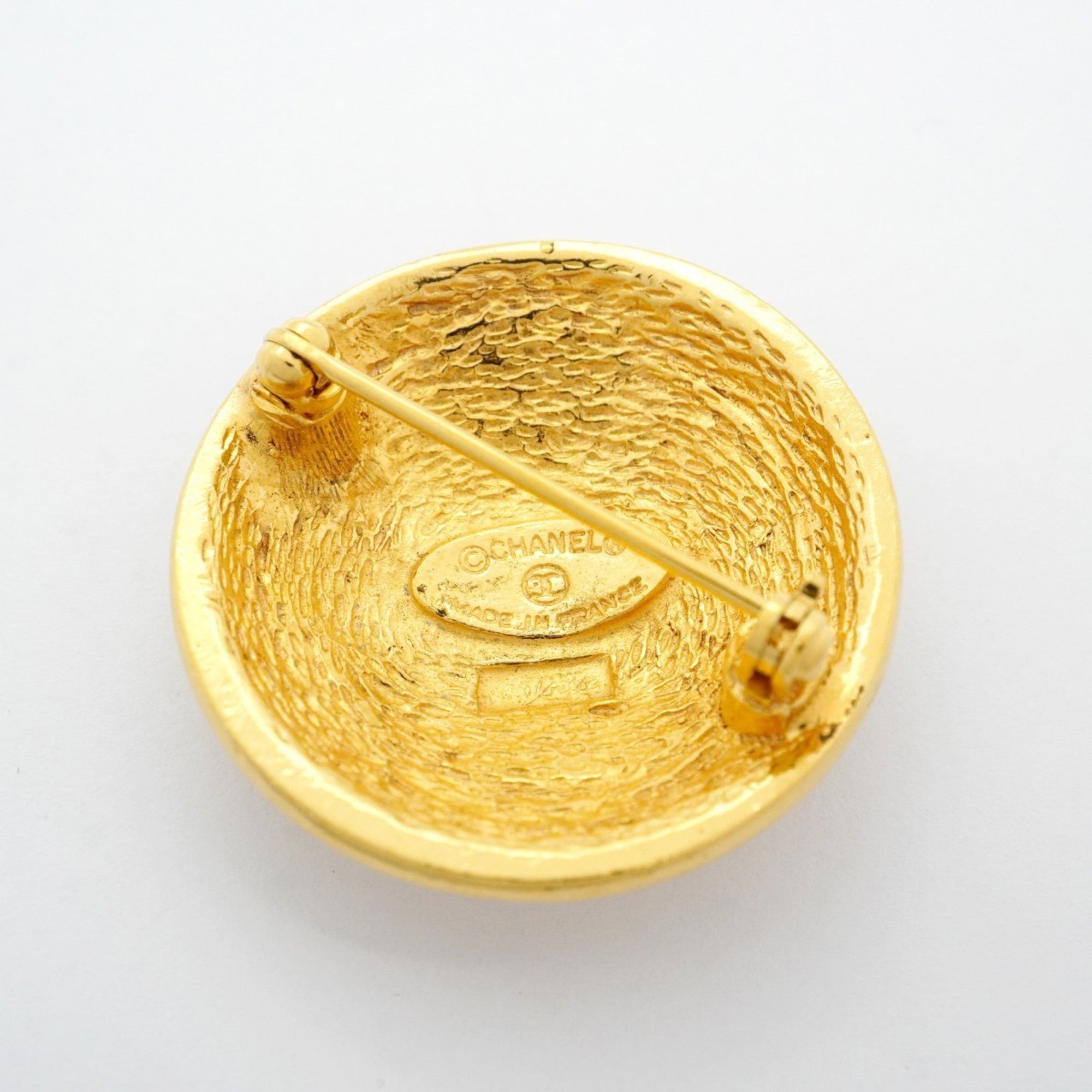 CC Logo Circle Brooch Metal