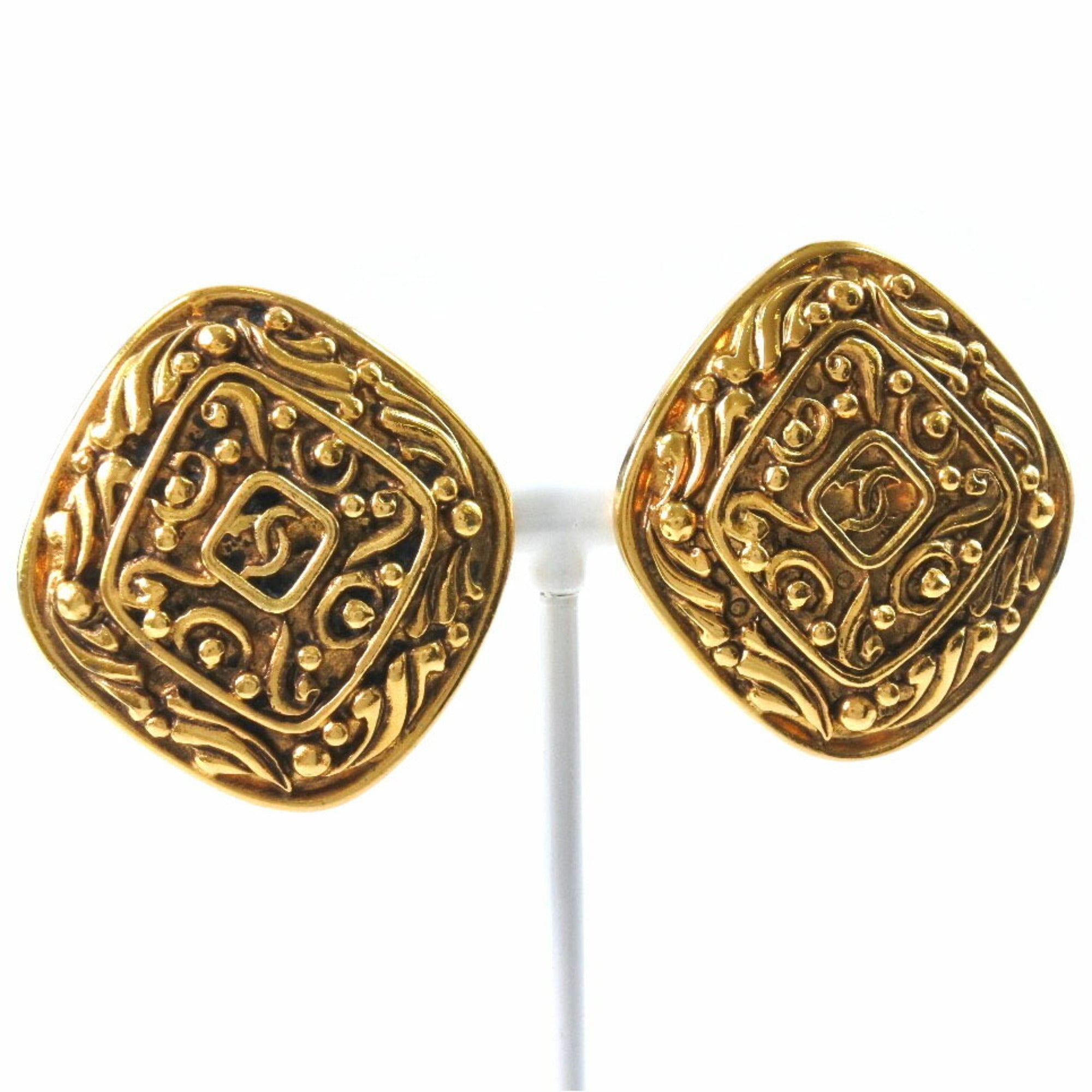 CC Logo Clip-On Earrings Metal Gold-Tone Metal