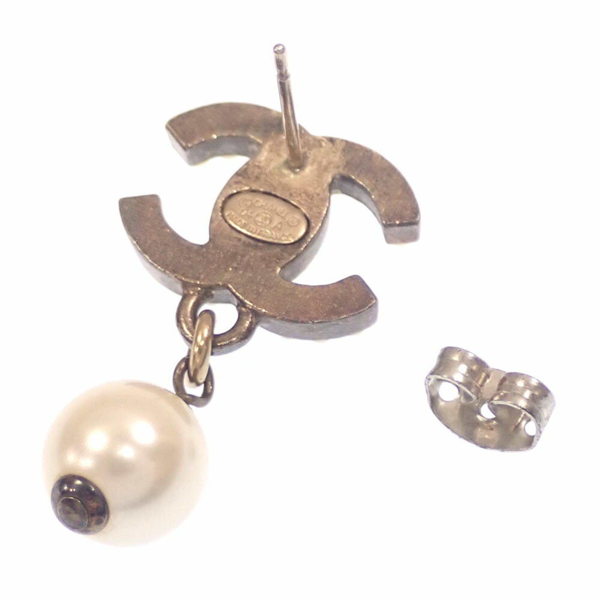 CC Logo Earrings Metal