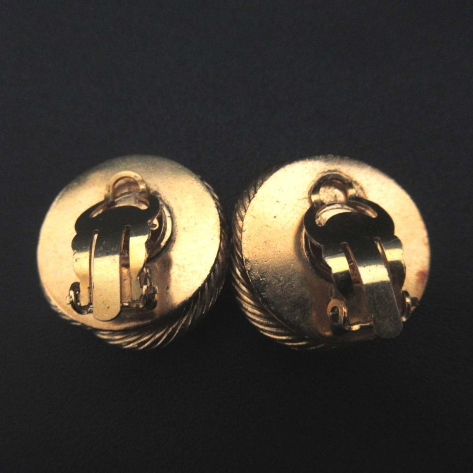 Vintage Clip-On Earrings Pearl Clip-On Gold-Tone Metal