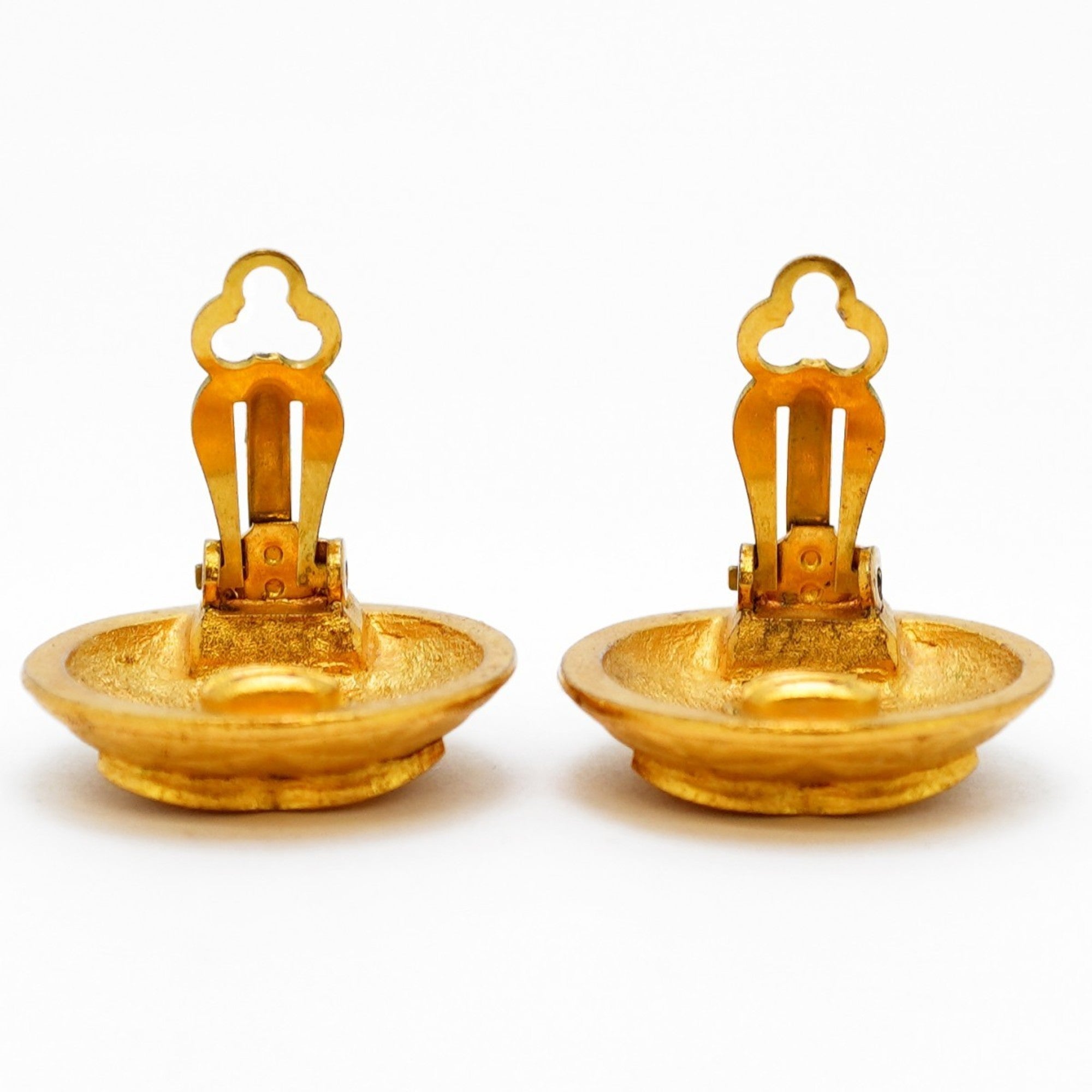 CC Logo Circle Clip-On Earrings Metal Gold-Tone Metal