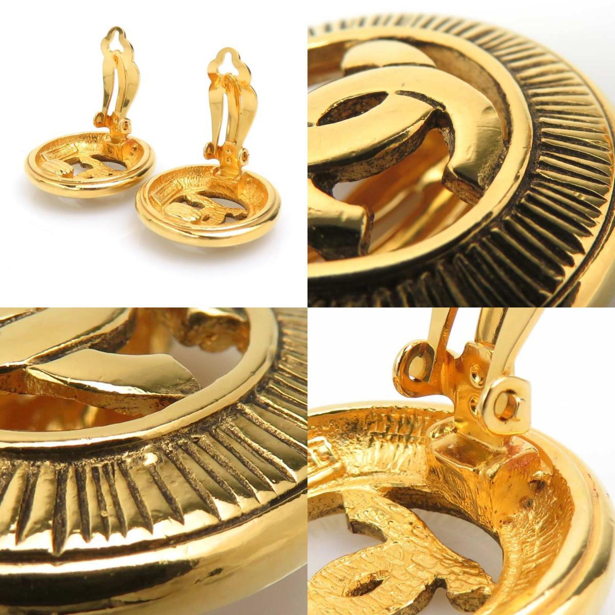 CC Logo Clip-On Earrings Gold-Tone Metal Gold-Tone Metal