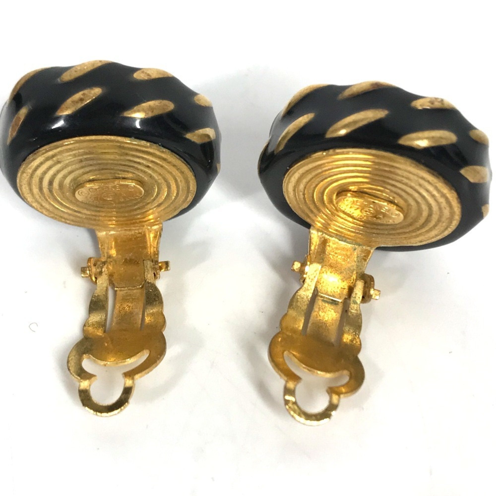 CC Logo Round Clip-On Earrings Metal Gold-Tone Metal