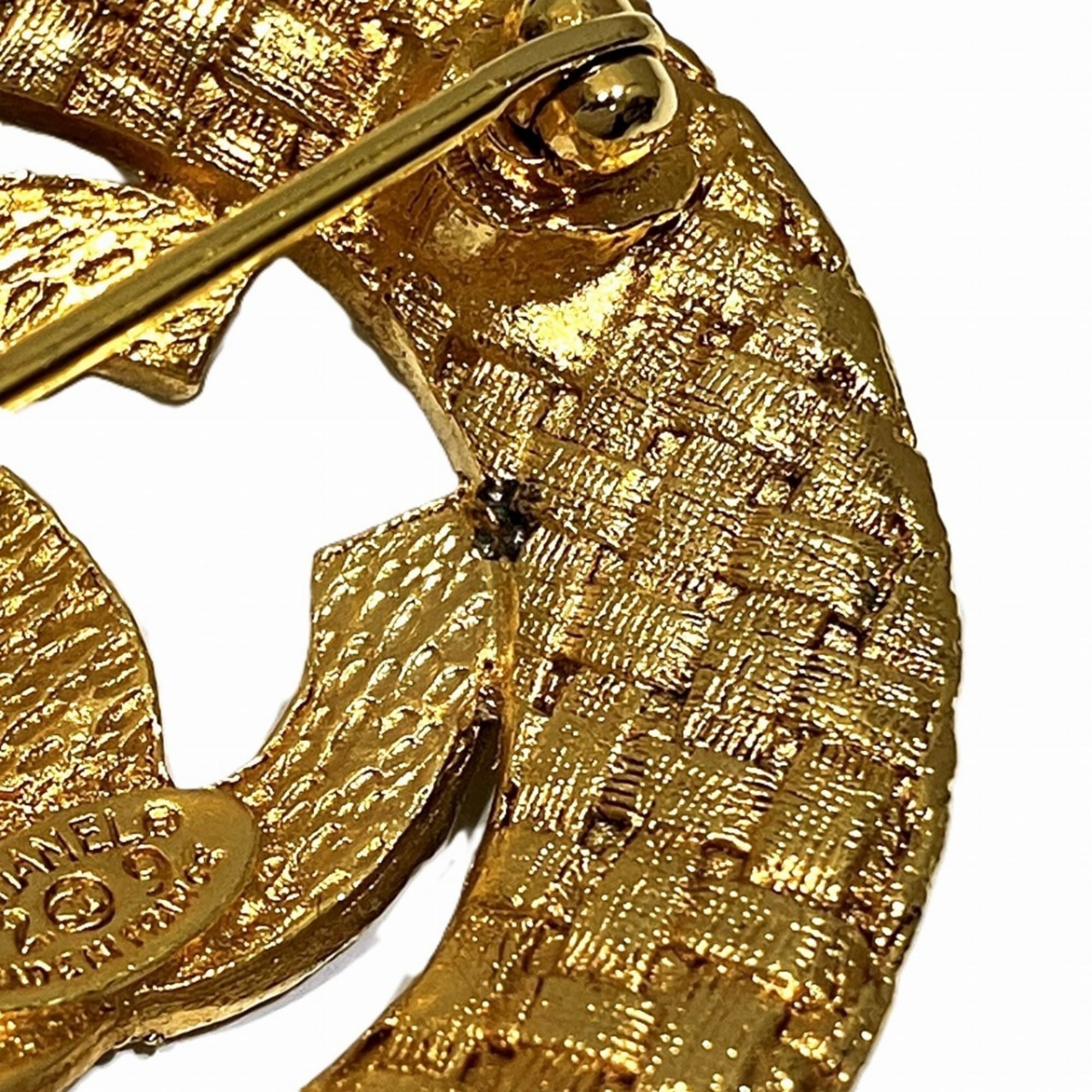 Vintage Brooch Metal