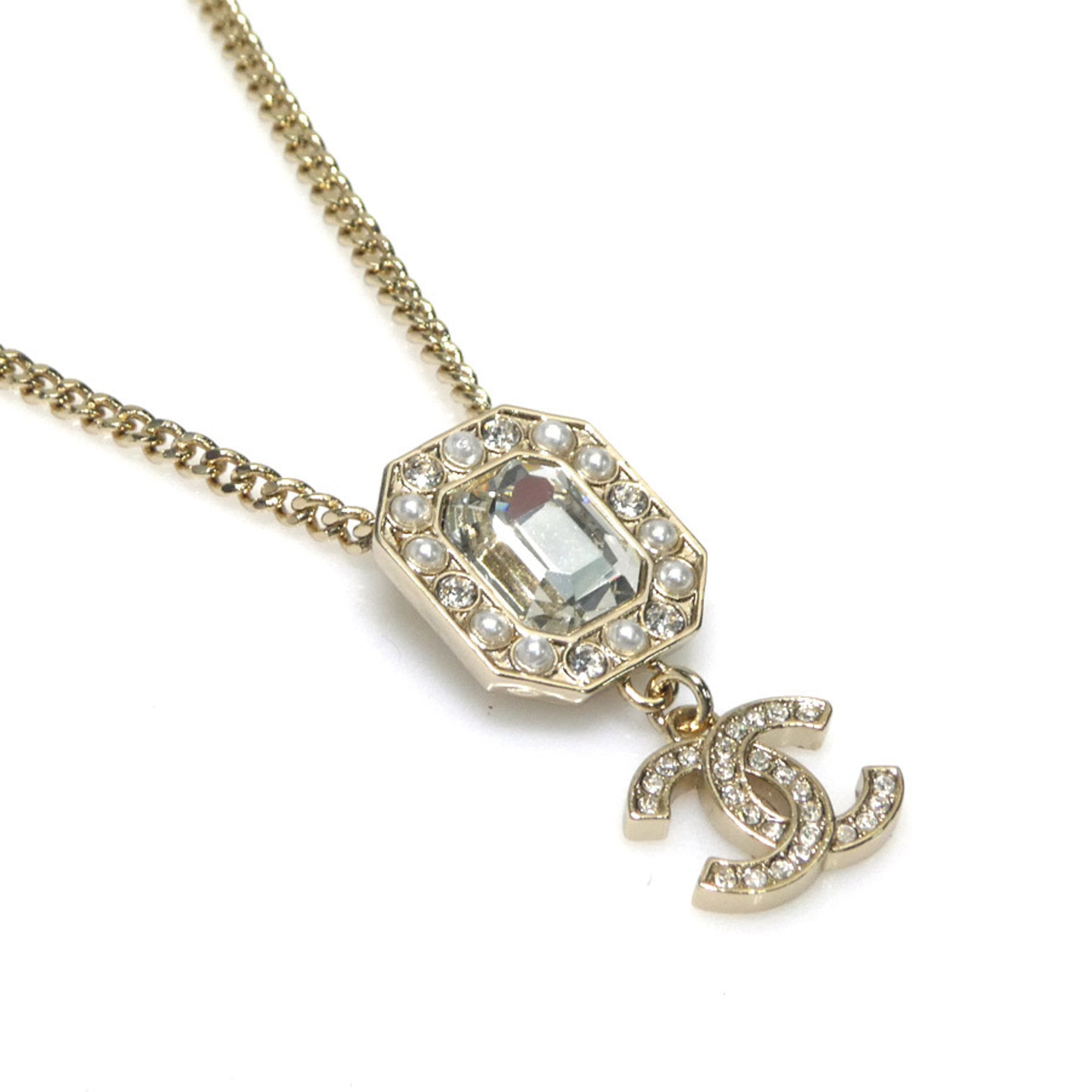 Pendant Necklace Metal Gold