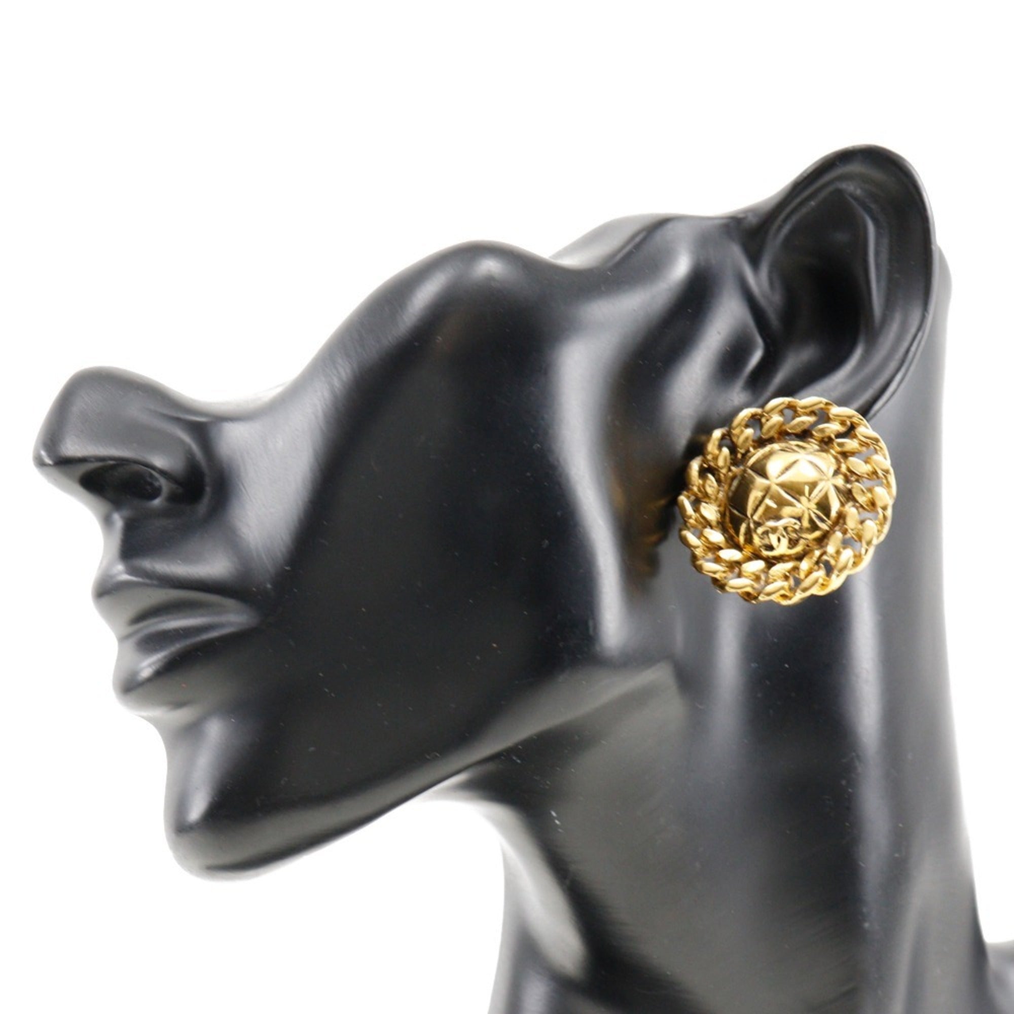 CC Logo Clip-On Earrings Metal Gold-Tone Metal