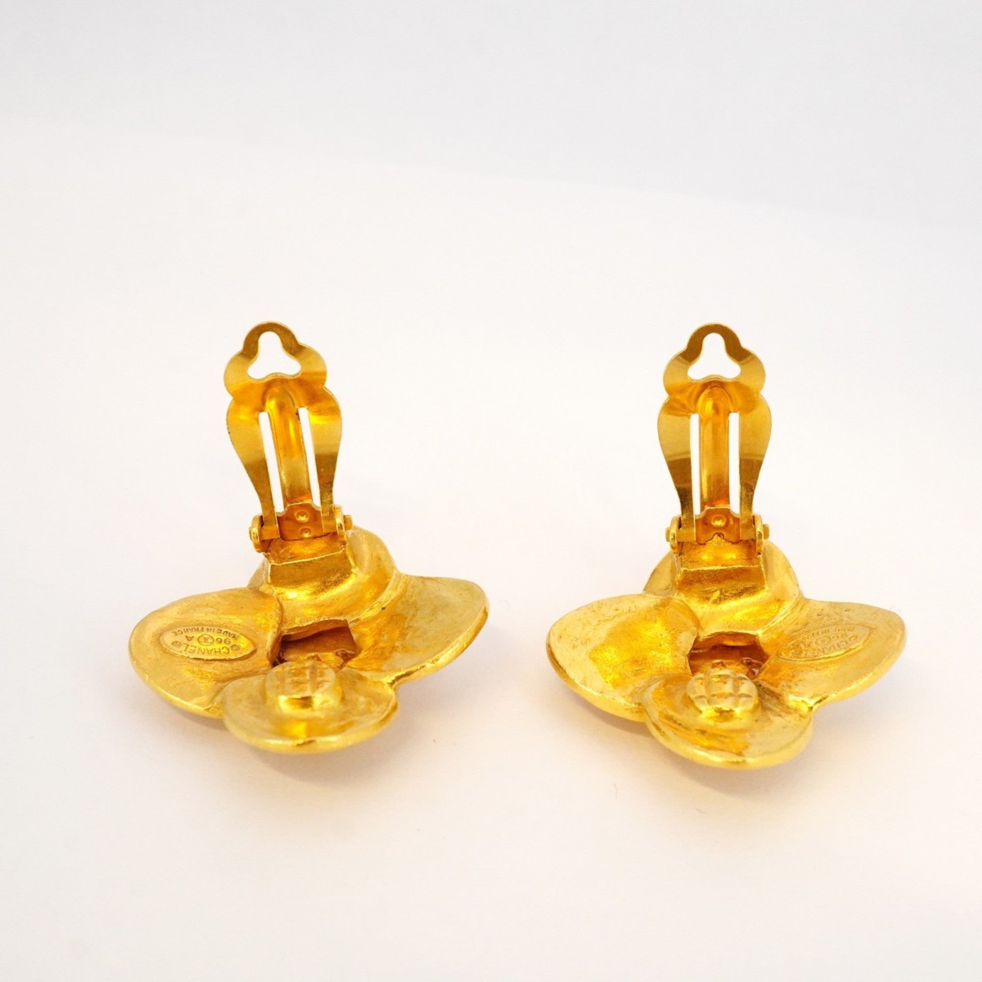 CC Logo Flower Clip-On Earrings Metal Gold-Tone Metal