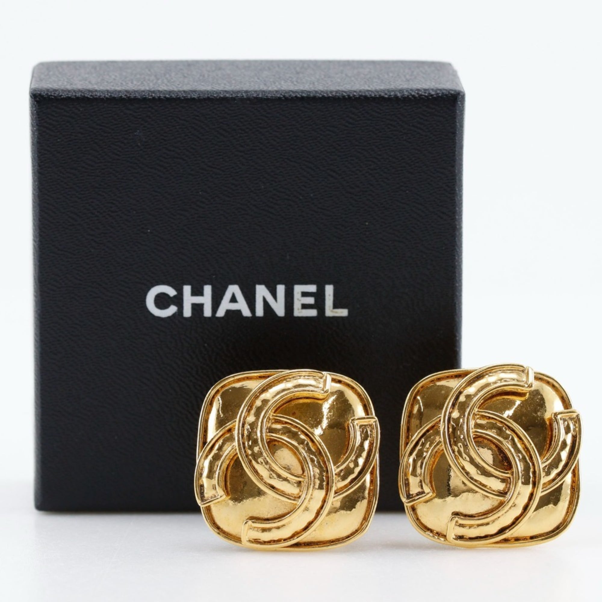 CC Logo Clip-On Earrings Metal Gold-Tone Metal