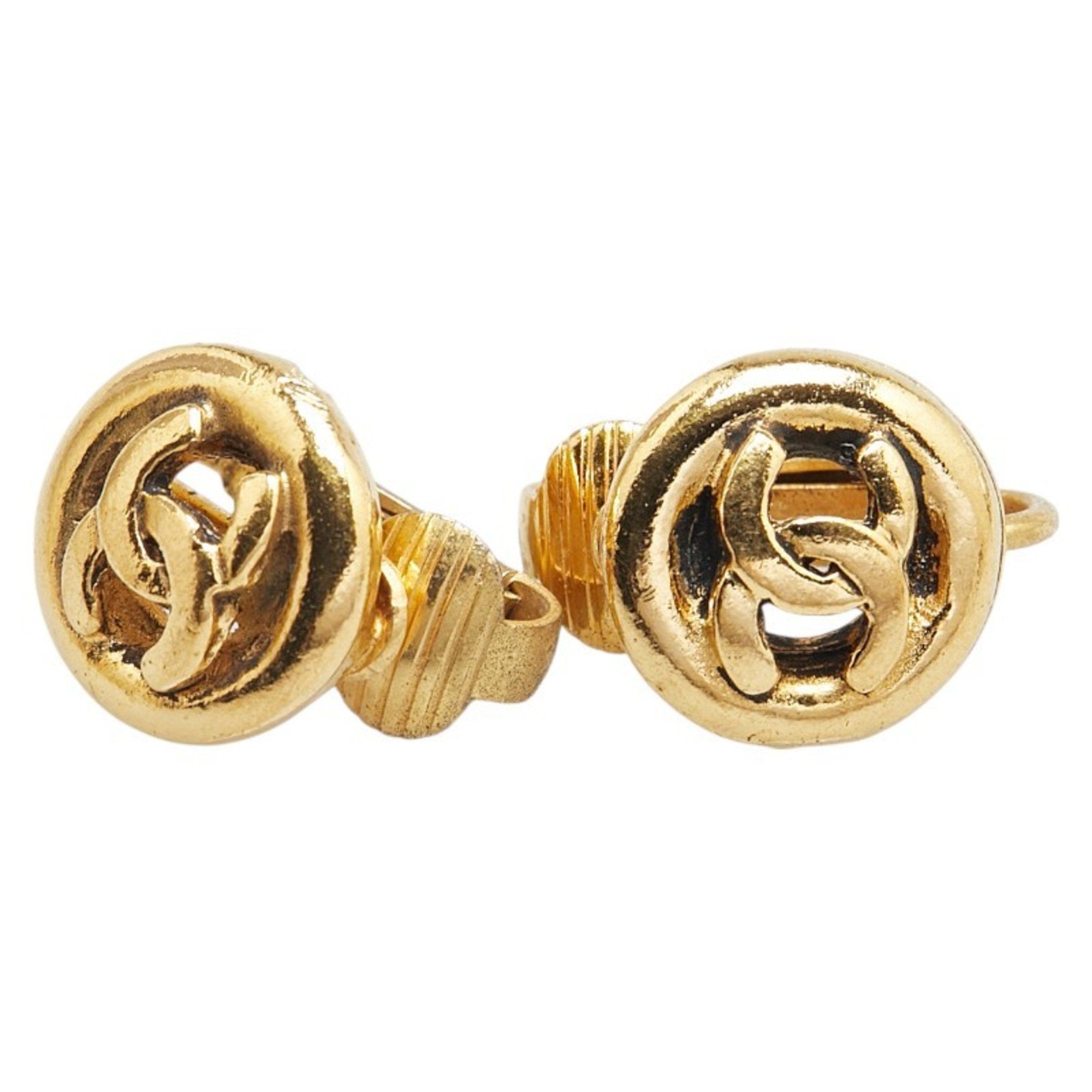 CC Logo Round Clip-On Earrings Metal Gold-Tone Metal