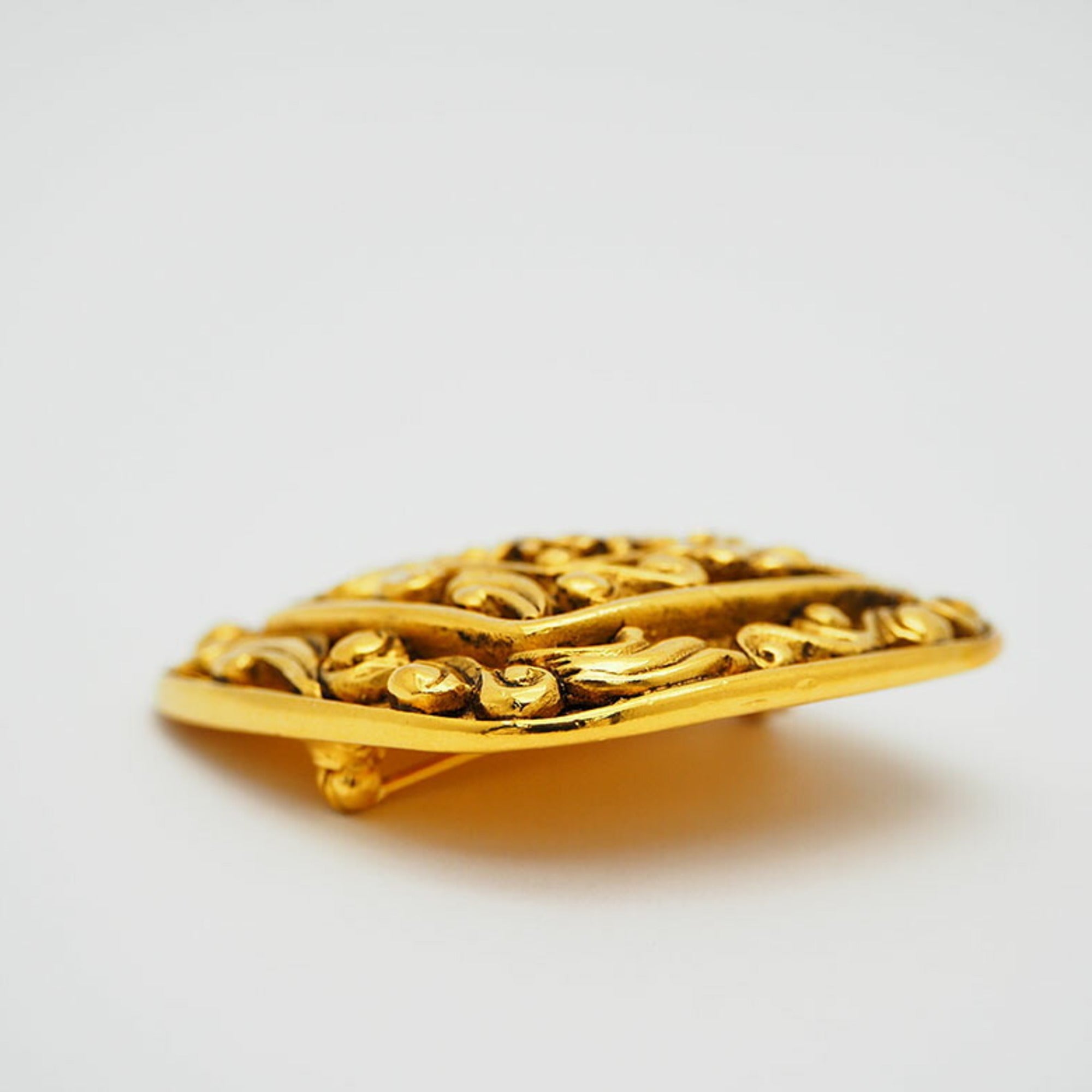 Vintage Brooch Metal Arabesque Crane