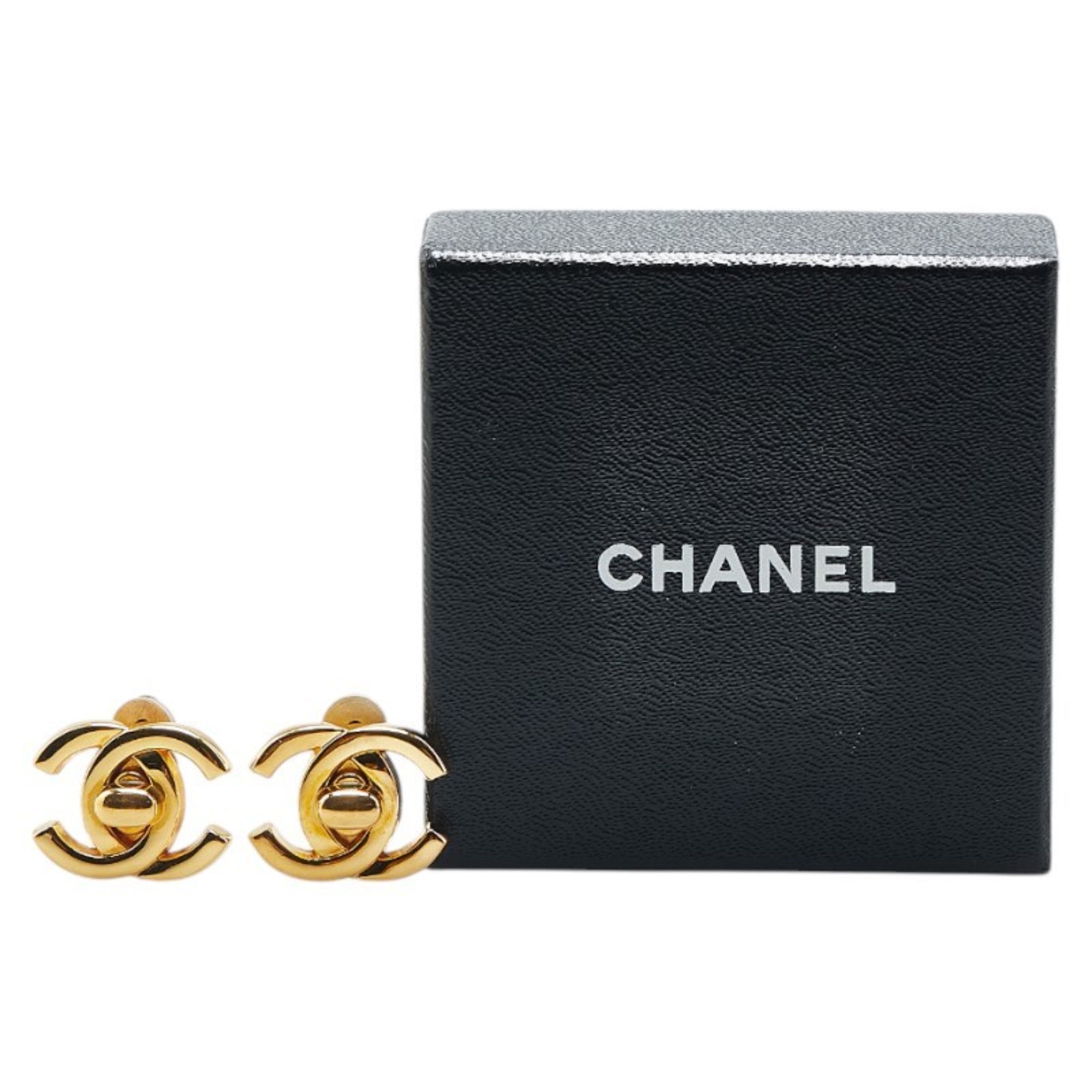 CC Logo Turnlock Clip-On Earrings Metal Gold-Tone Metal