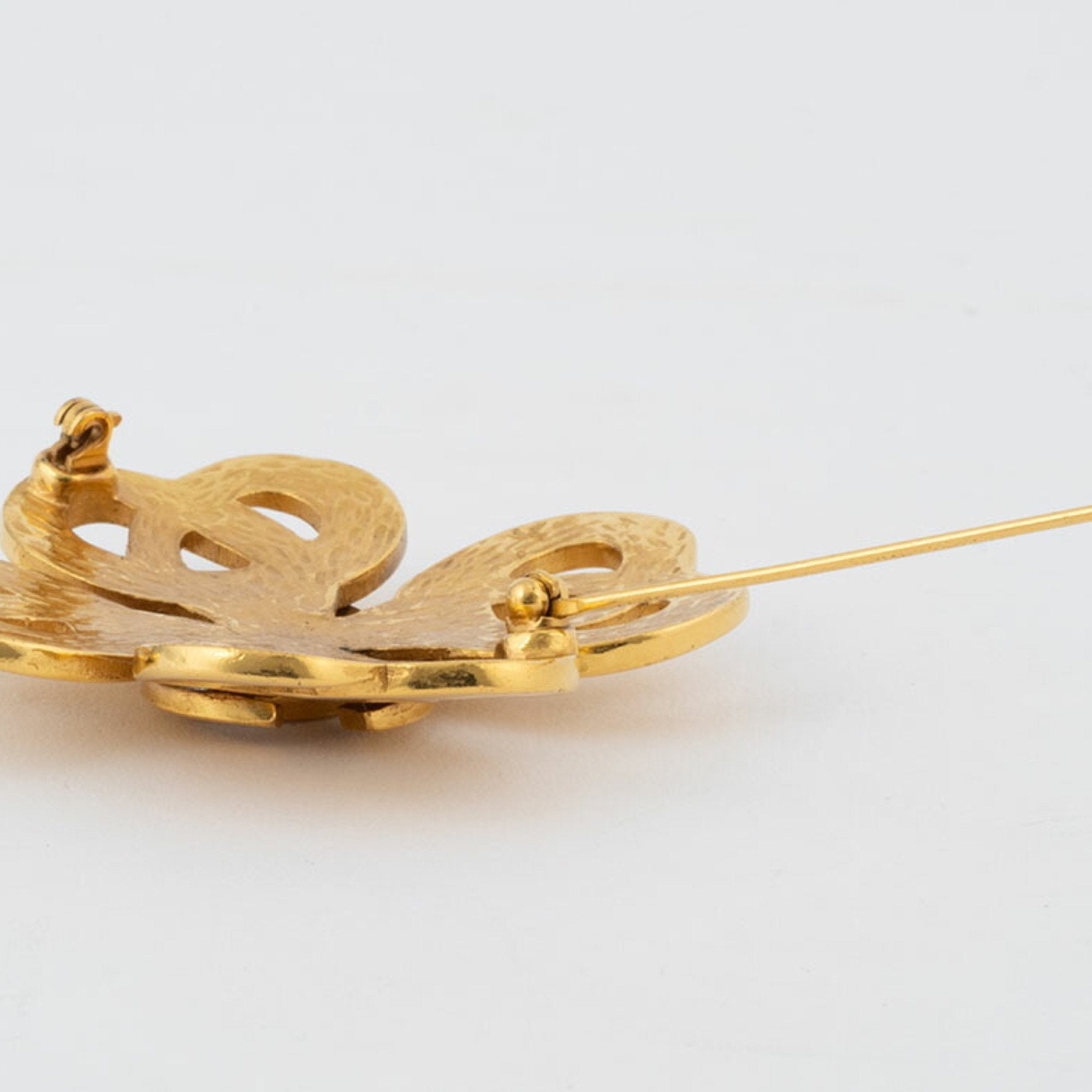 Brooch Metal Heart Flower