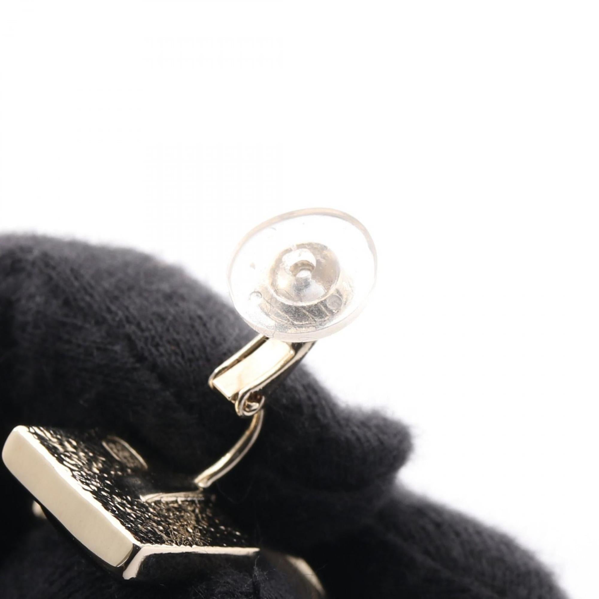 CC Logo Clip-On Earrings Metal Gold-Tone Metal