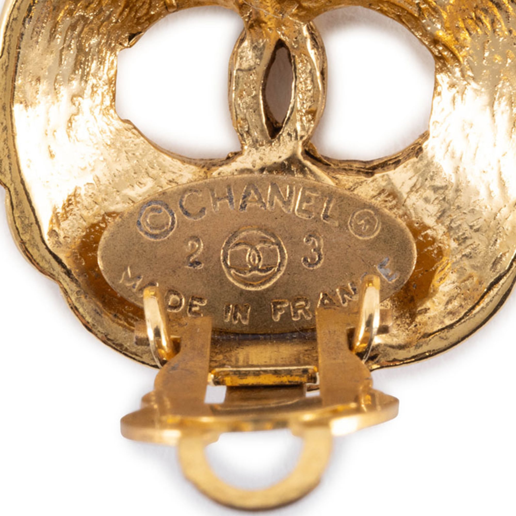 CC Logo Round Clip-On Earrings Metal Gold-Tone Metal