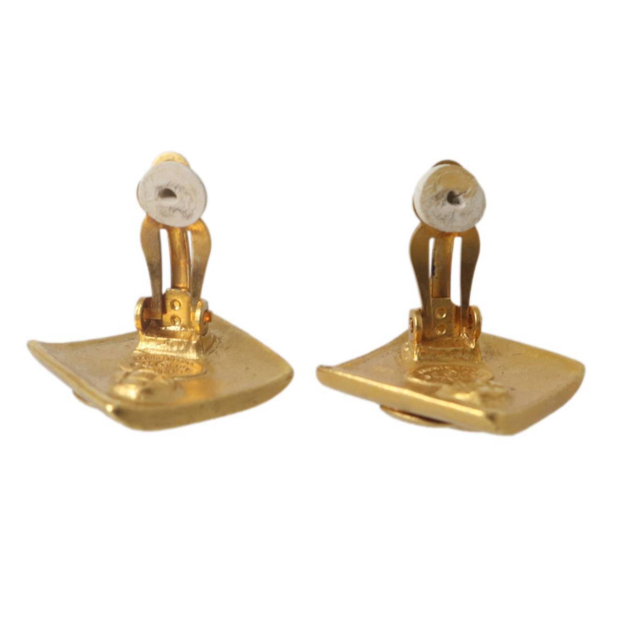 CC Logo Clip-On Earrings Metal Gold-Tone Metal