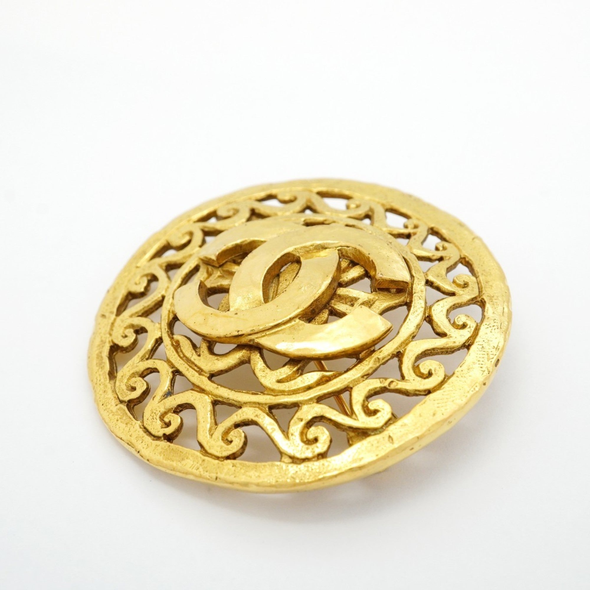 CC Logo Circle Brooch Metal