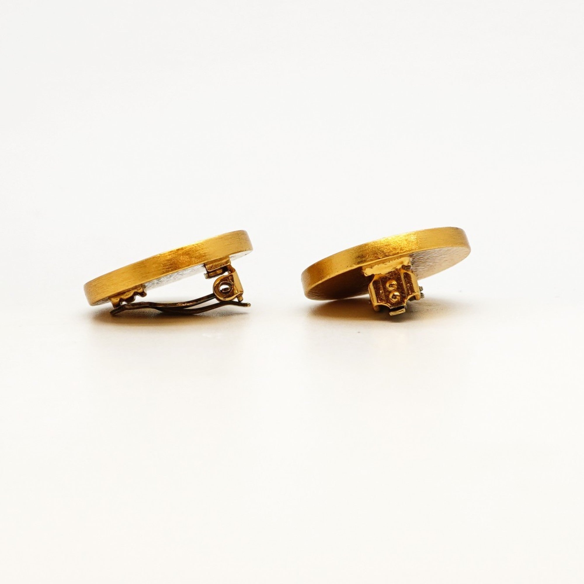 CC Logo Circle Clip-On Earrings Metal Gold-Tone Metal