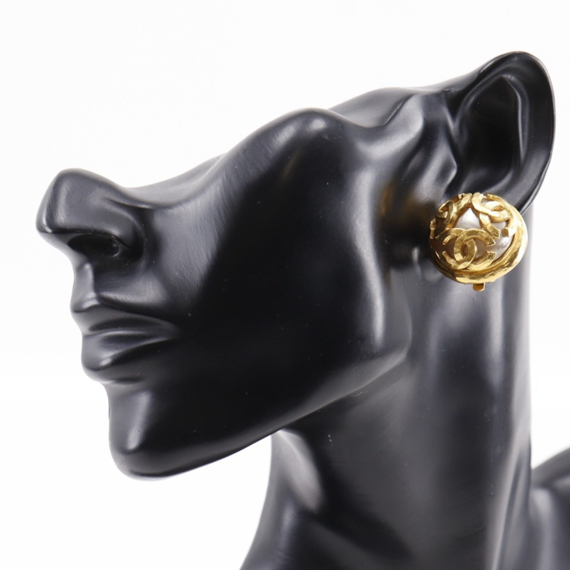 CC Logo Clip-On Earrings Metal Gold-Tone Metal