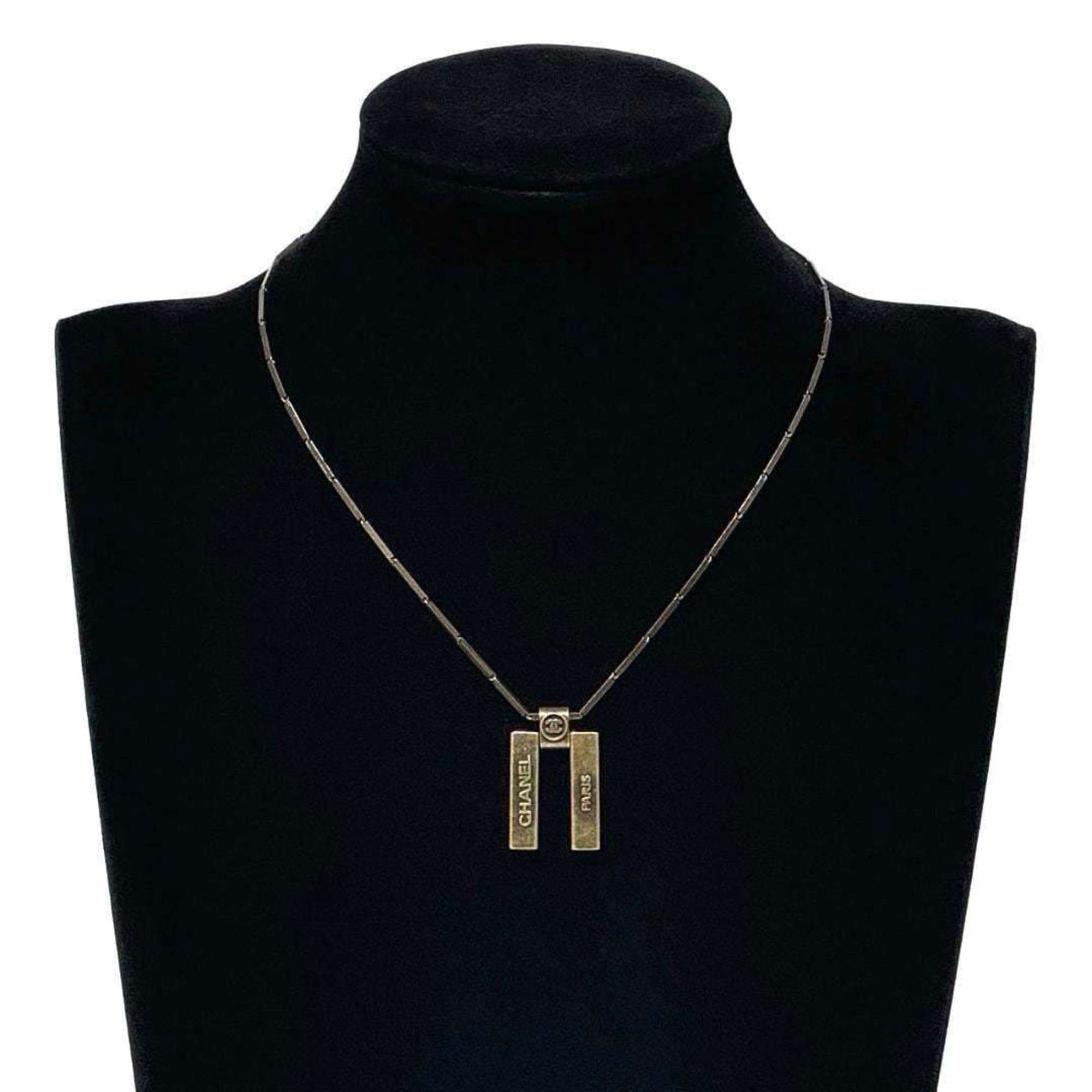 Pendant Necklace Metal
