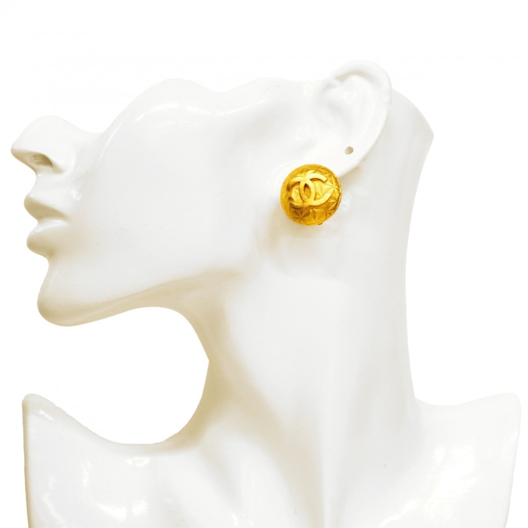 CC Logo Circle Clip-On Earrings Metal Gold-Tone Metal