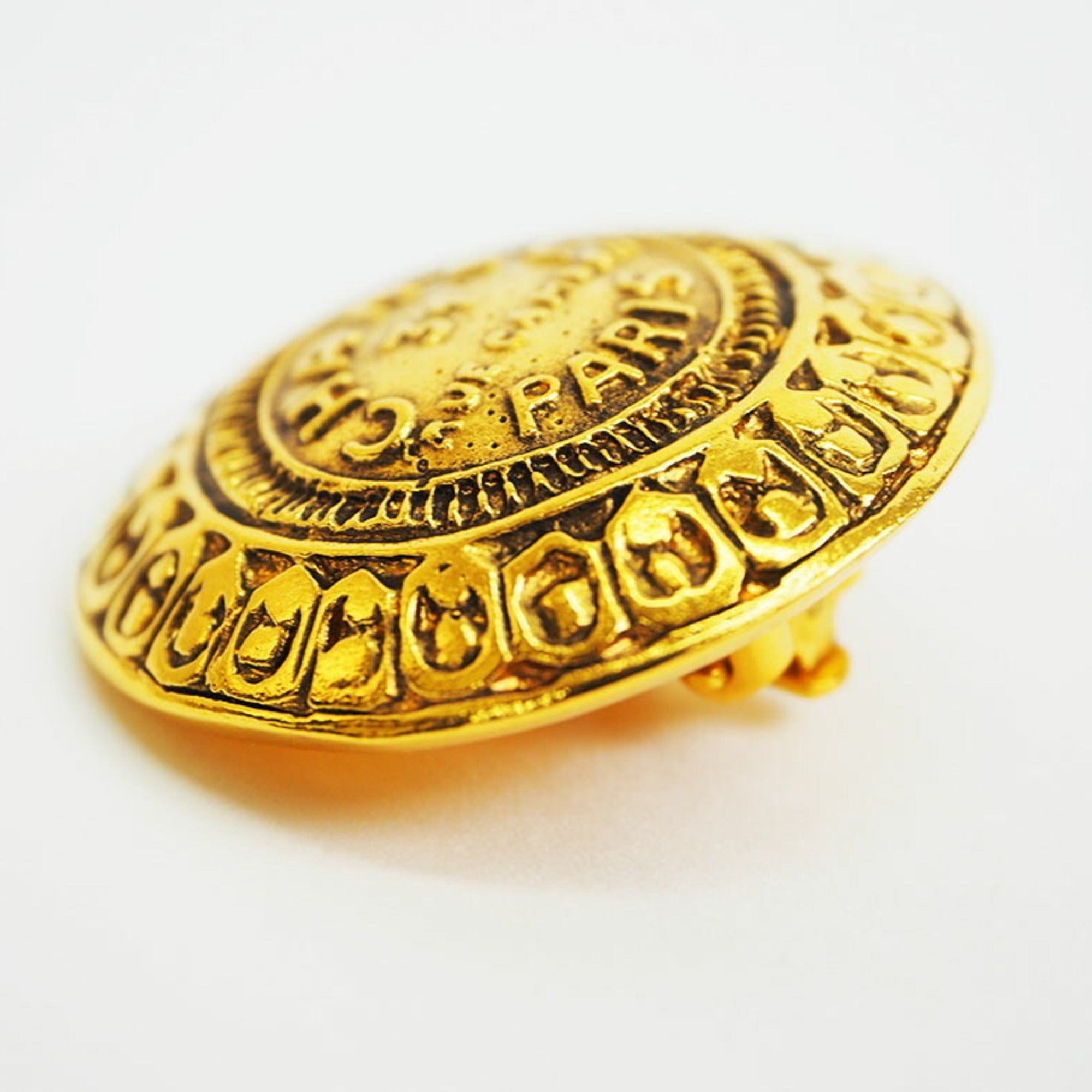 Vintage Clip-On Earrings Clip-On Gold-Tone Metal