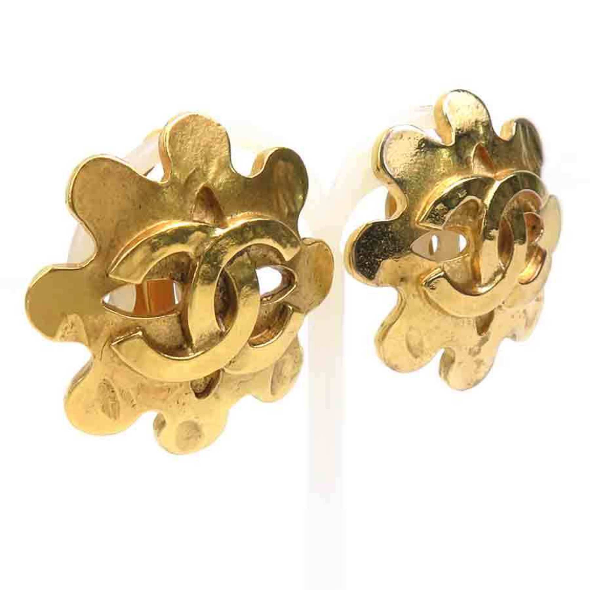 CC Logo Clip-On Earrings Gold-Tone Metal Gold-Tone Metal