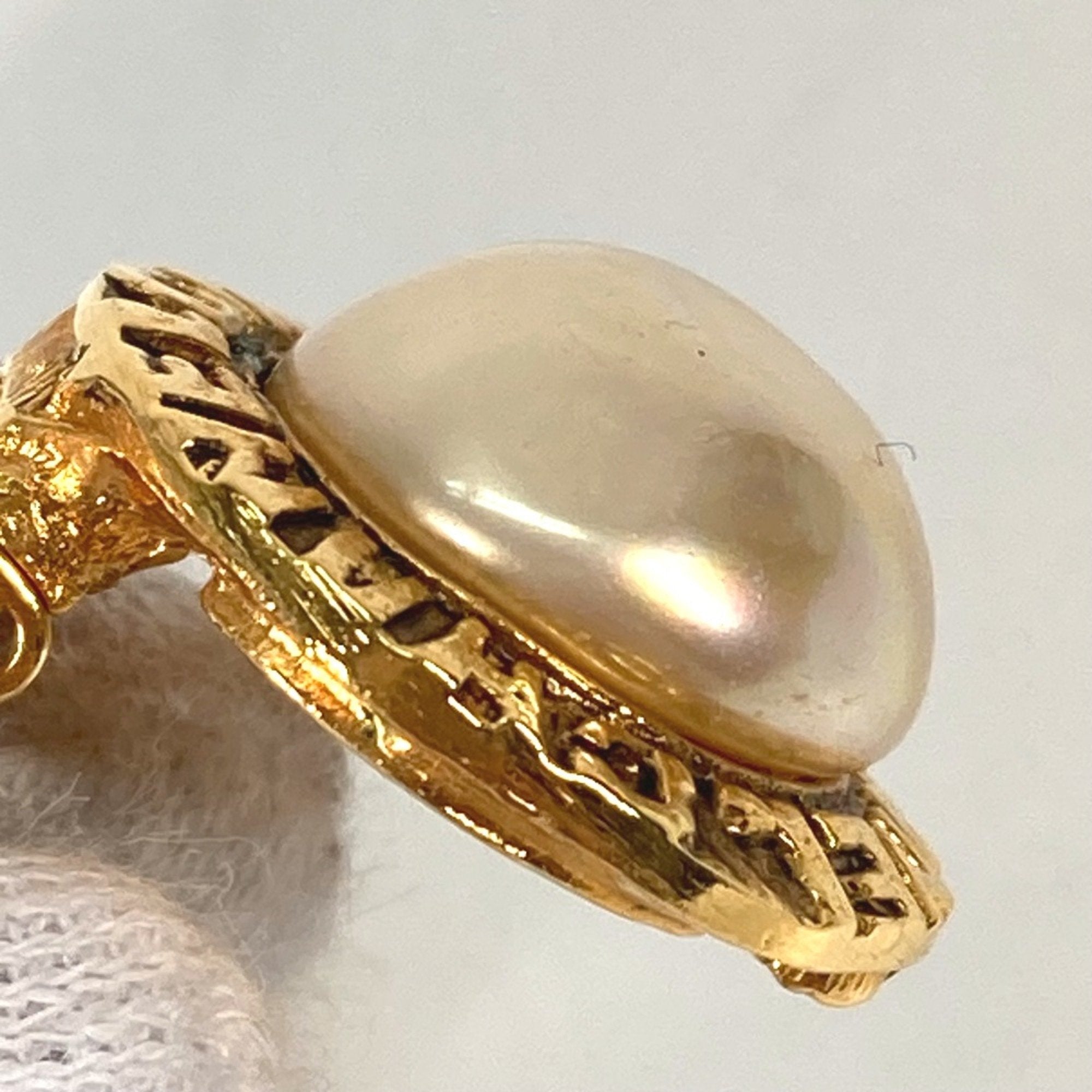 Vintage Clip-On Earrings Clip-On Gold-Tone Metal