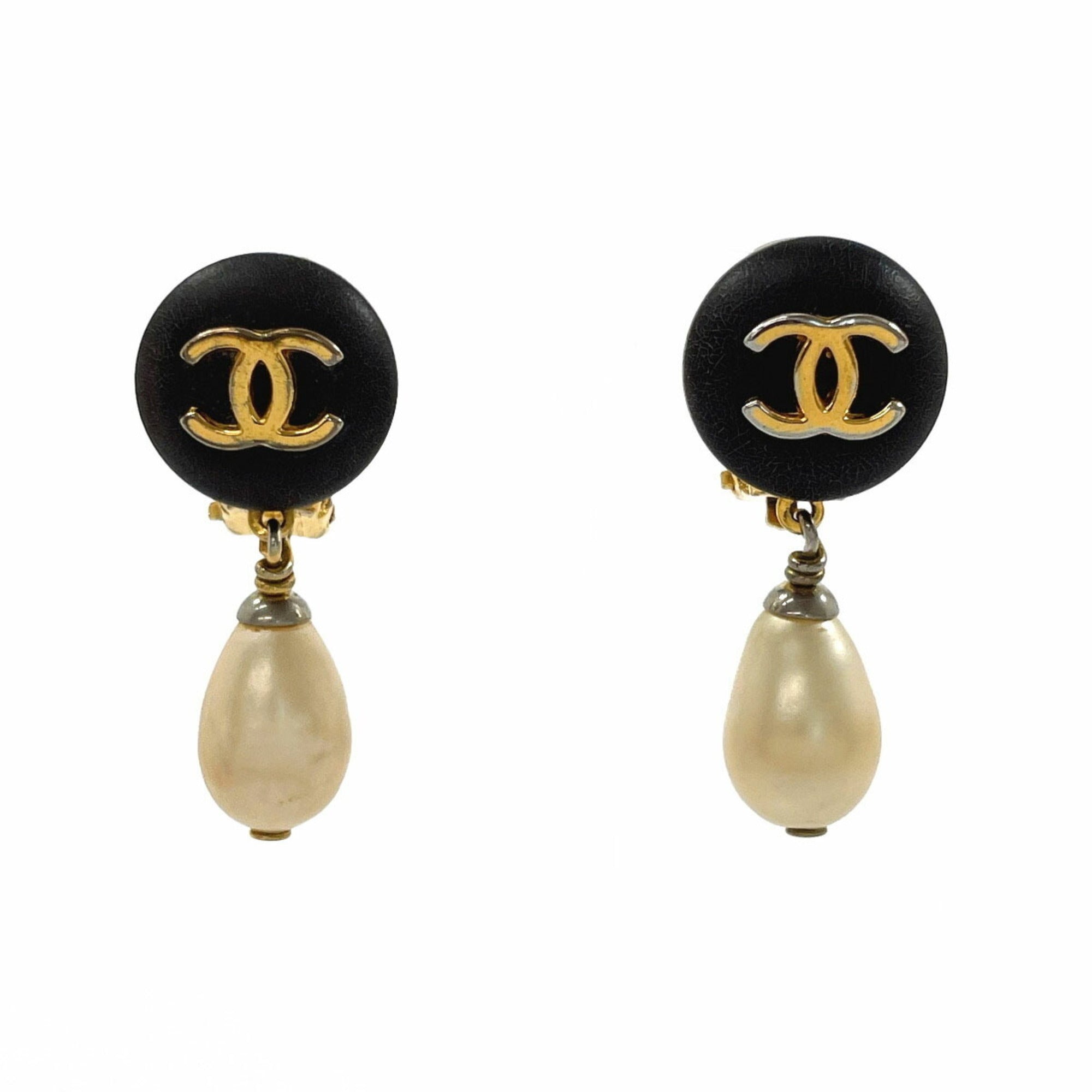 CC Logo Clip-On Earrings Metal Gold-Tone Metal