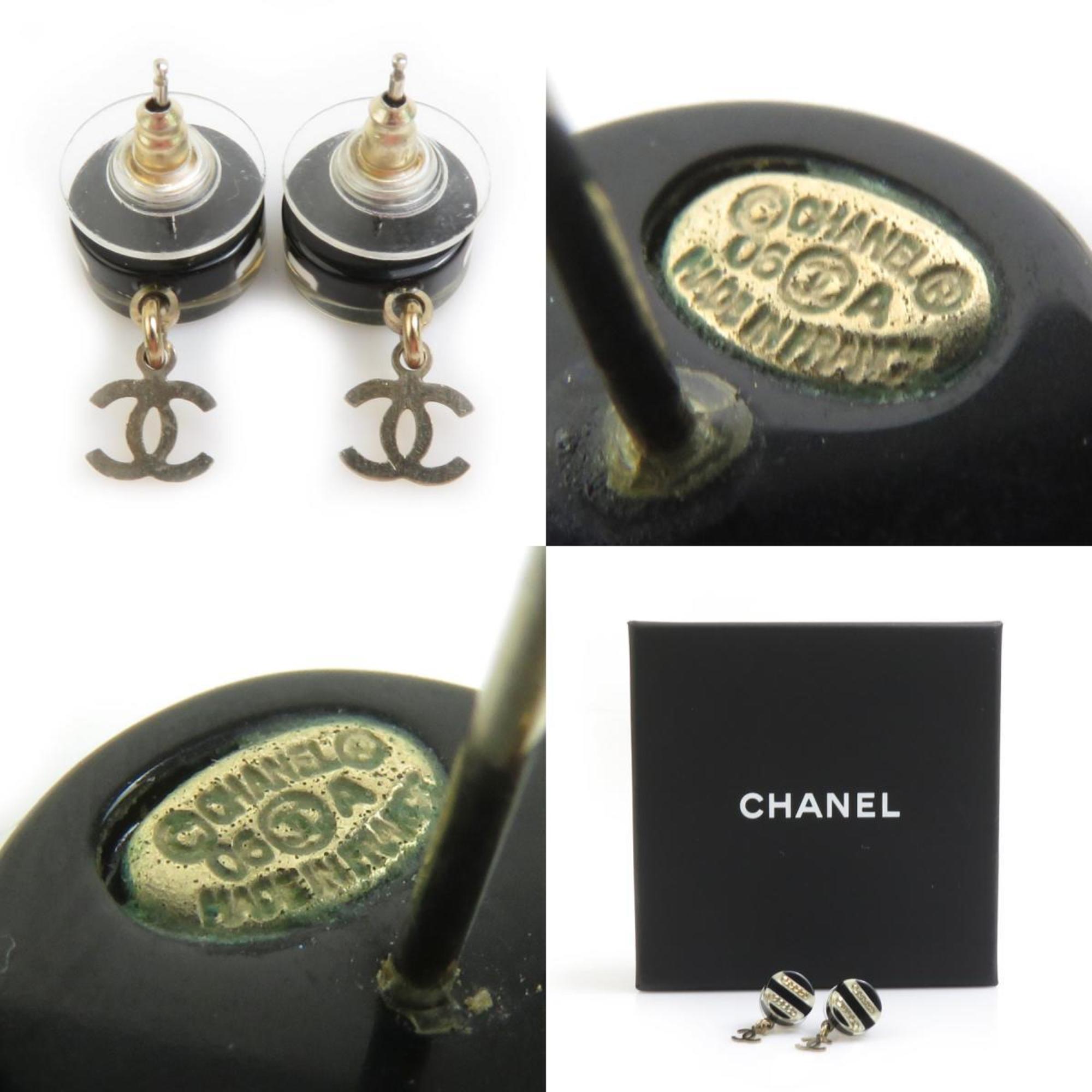 Earrings Metal and Resin