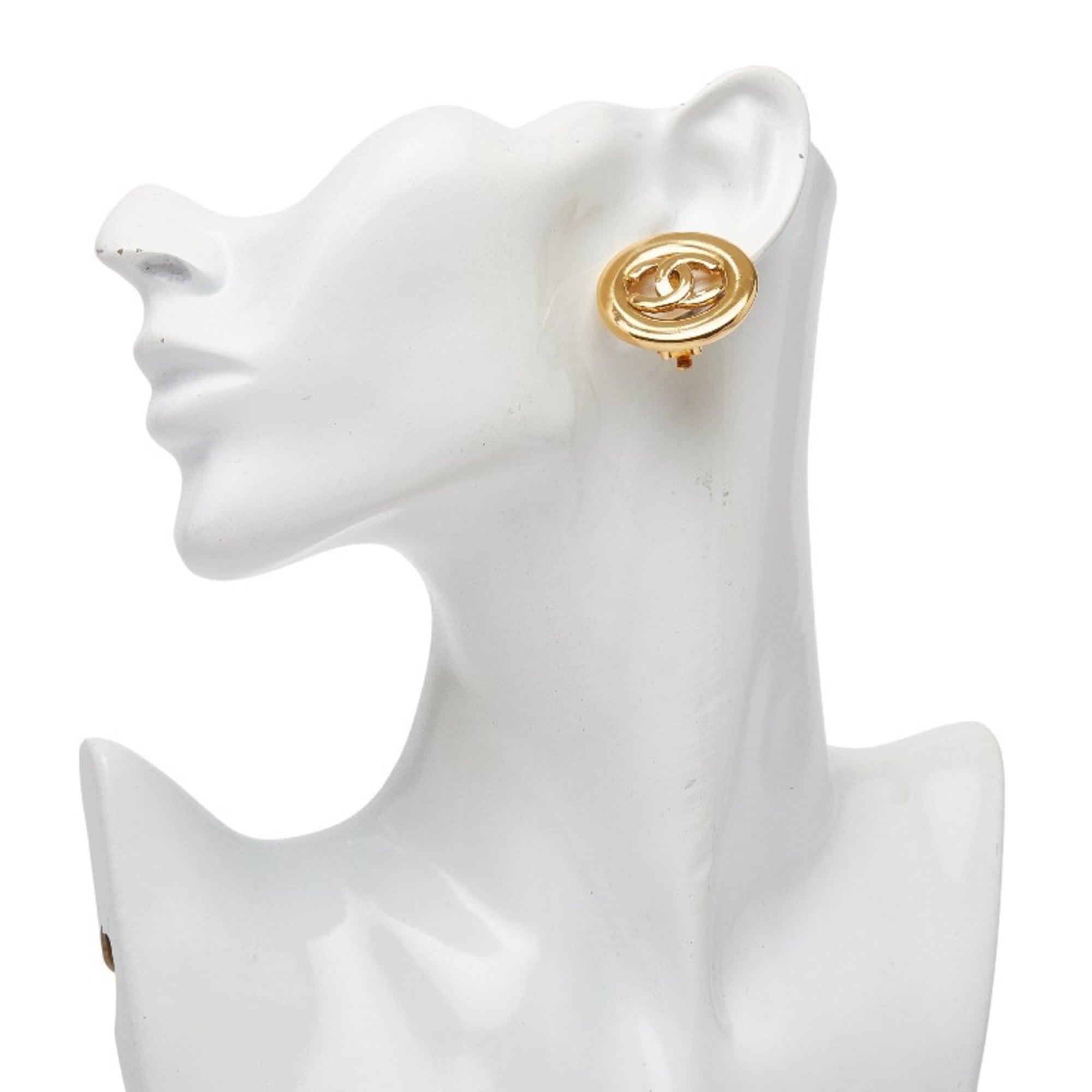 CC Logo Clip-On Earrings Metal Gold-Tone Metal