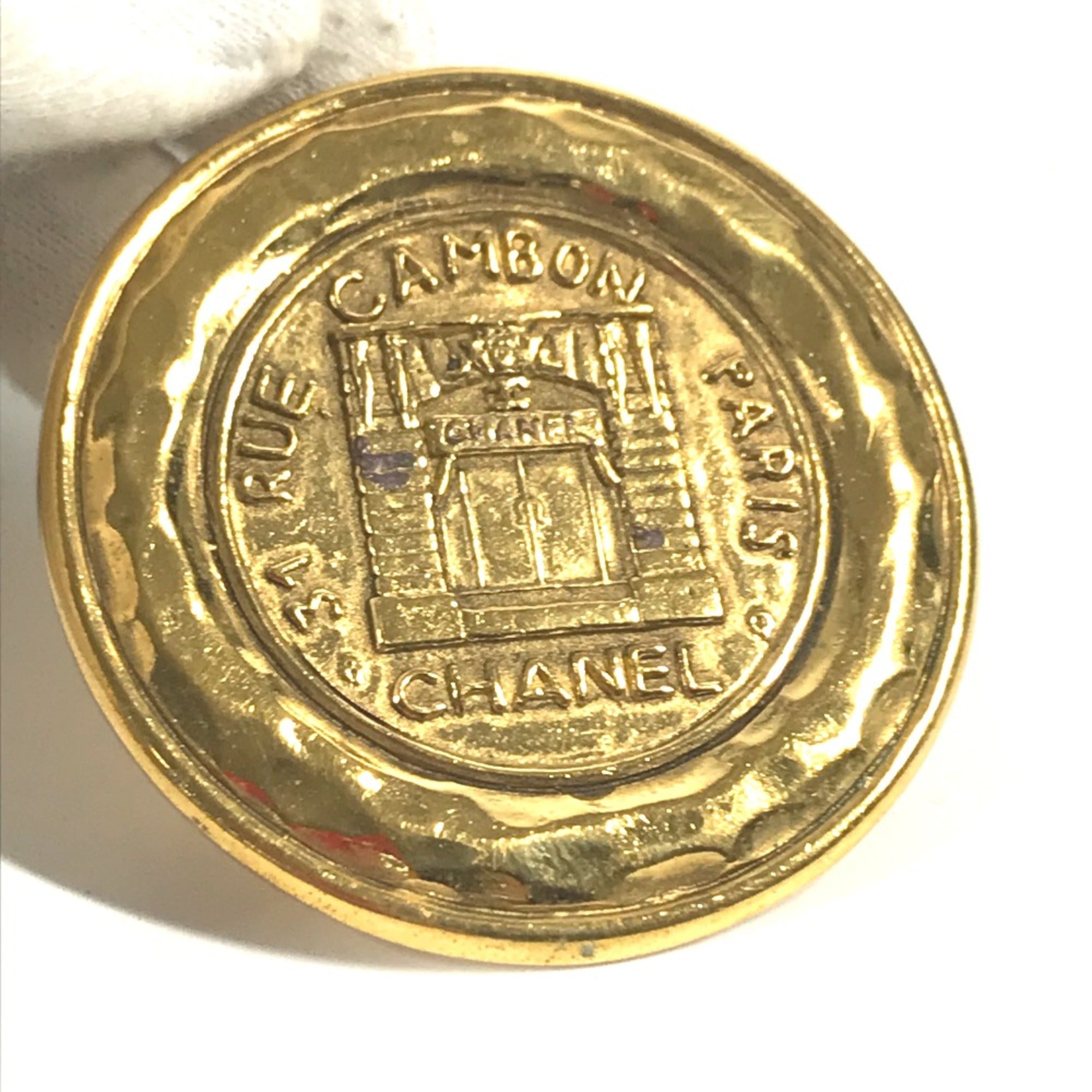Vintage Brooch Metal Gold