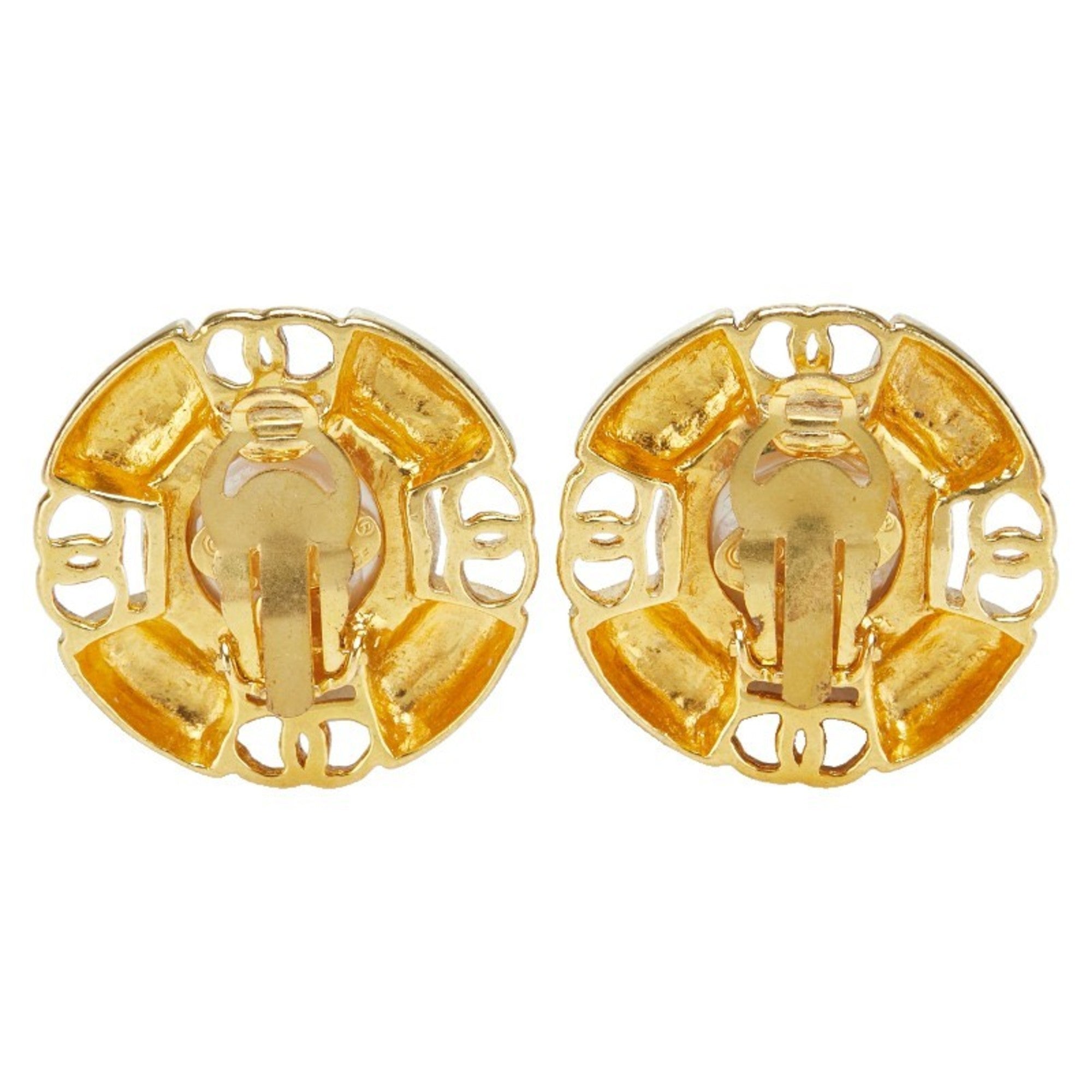 CC Logo Round Clip-On Earrings Metal Gold-Tone Metal