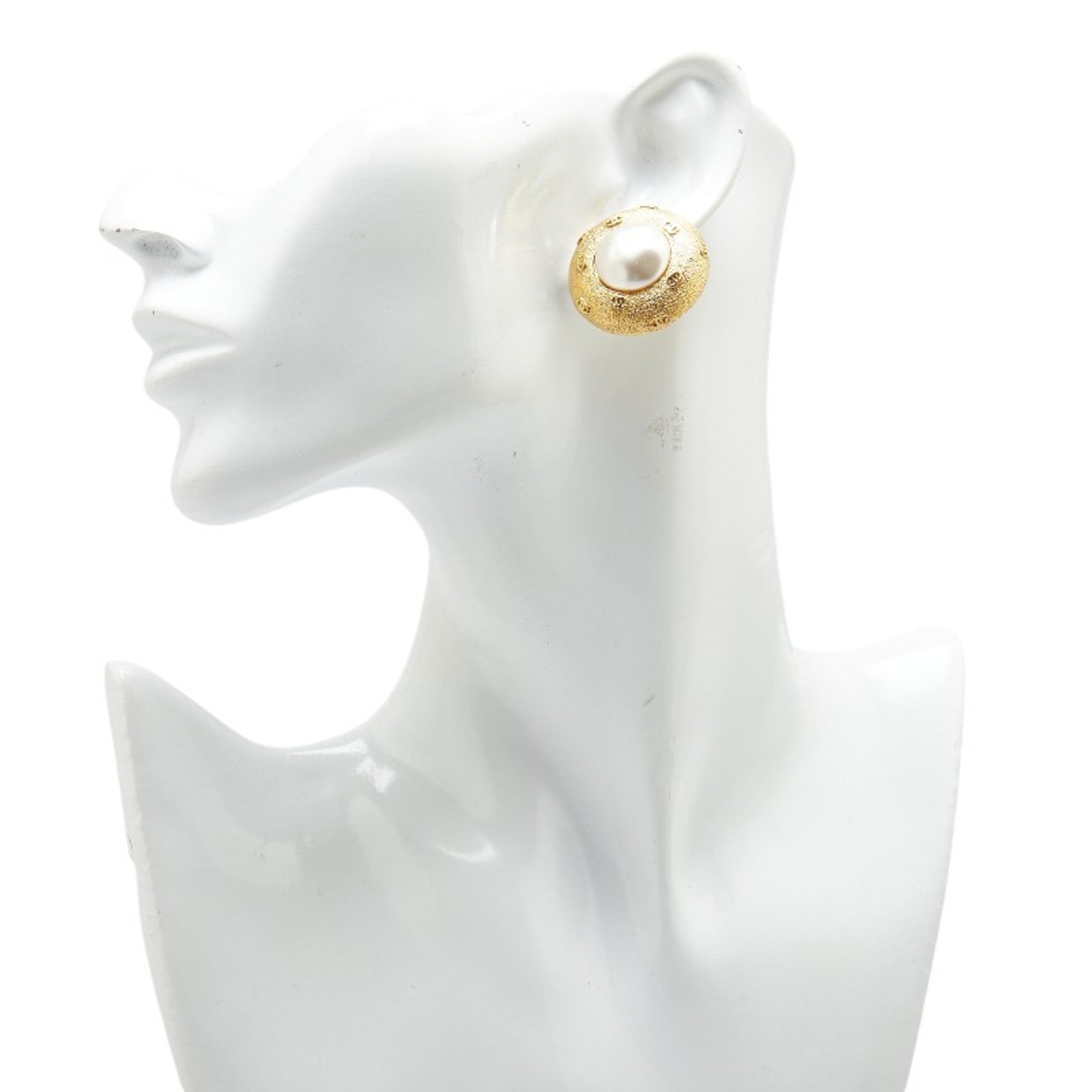 CC Logo Clip-On Earrings Metal Gold-Tone Metal