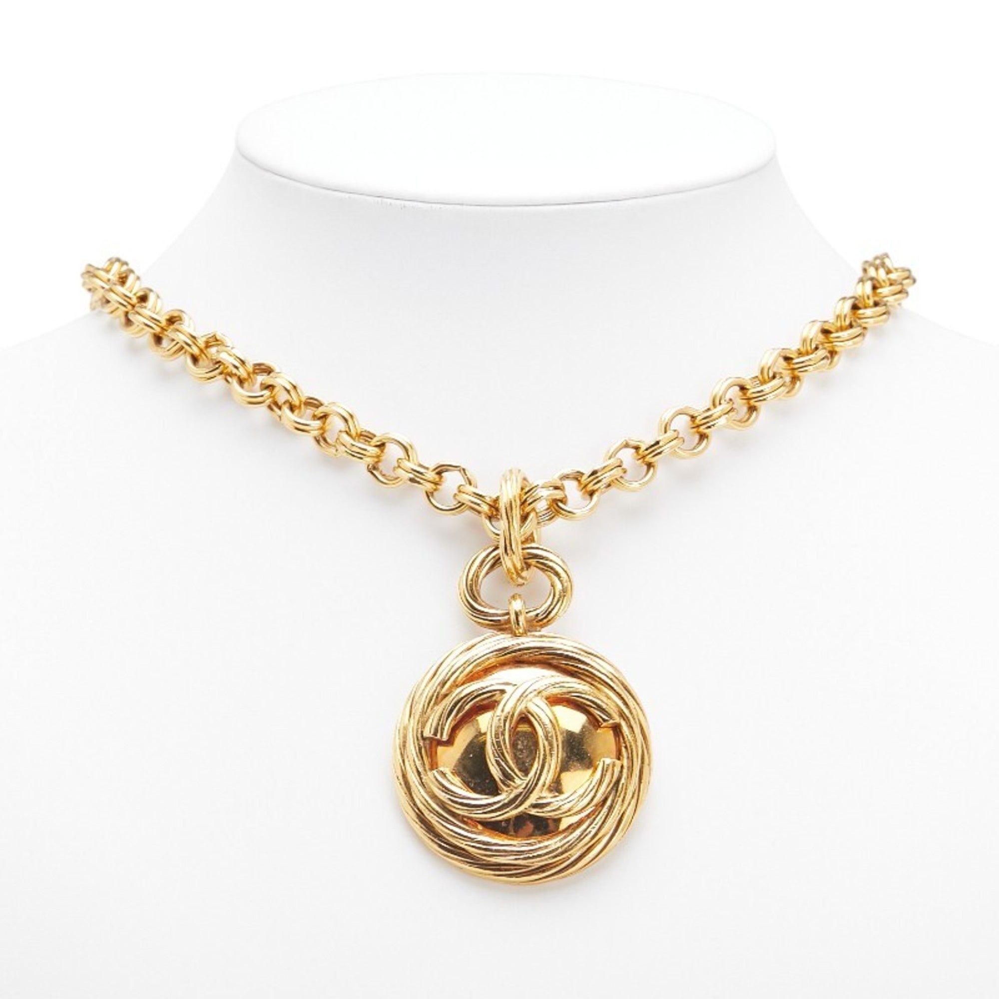 CC Logo Round Pendant Necklace Metal