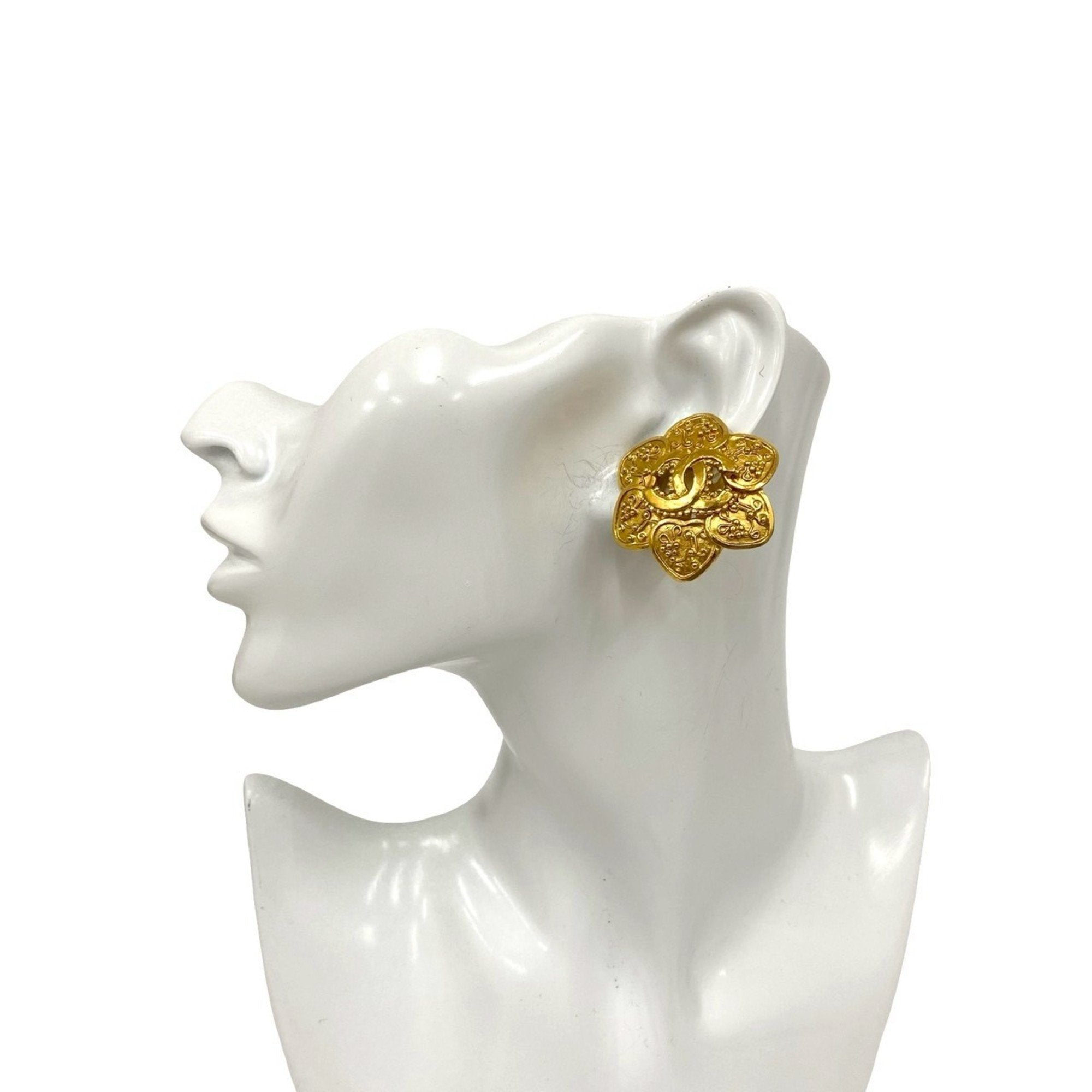 CC Logo Clip-On Earrings Metal Gold-Tone Metal