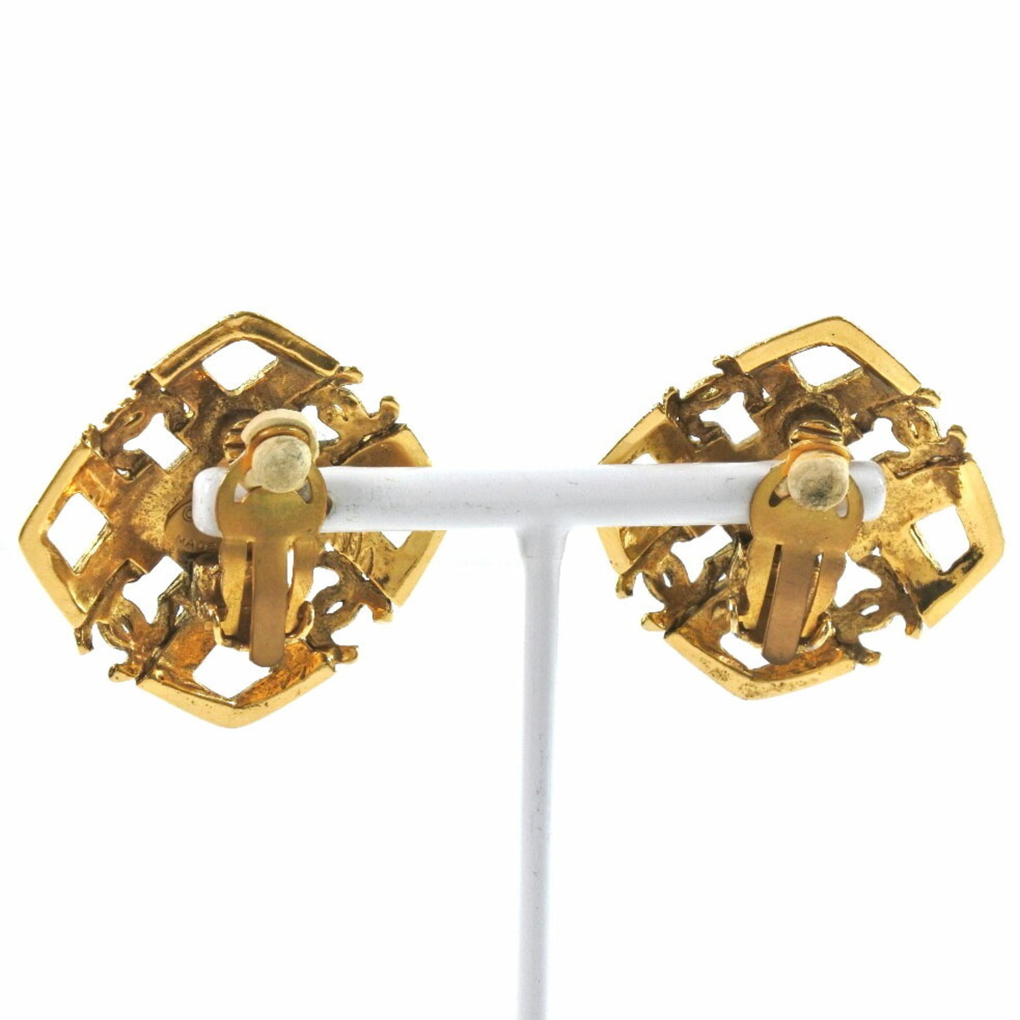 CC Logo Clip-On Earrings Metal Gold-Tone Metal